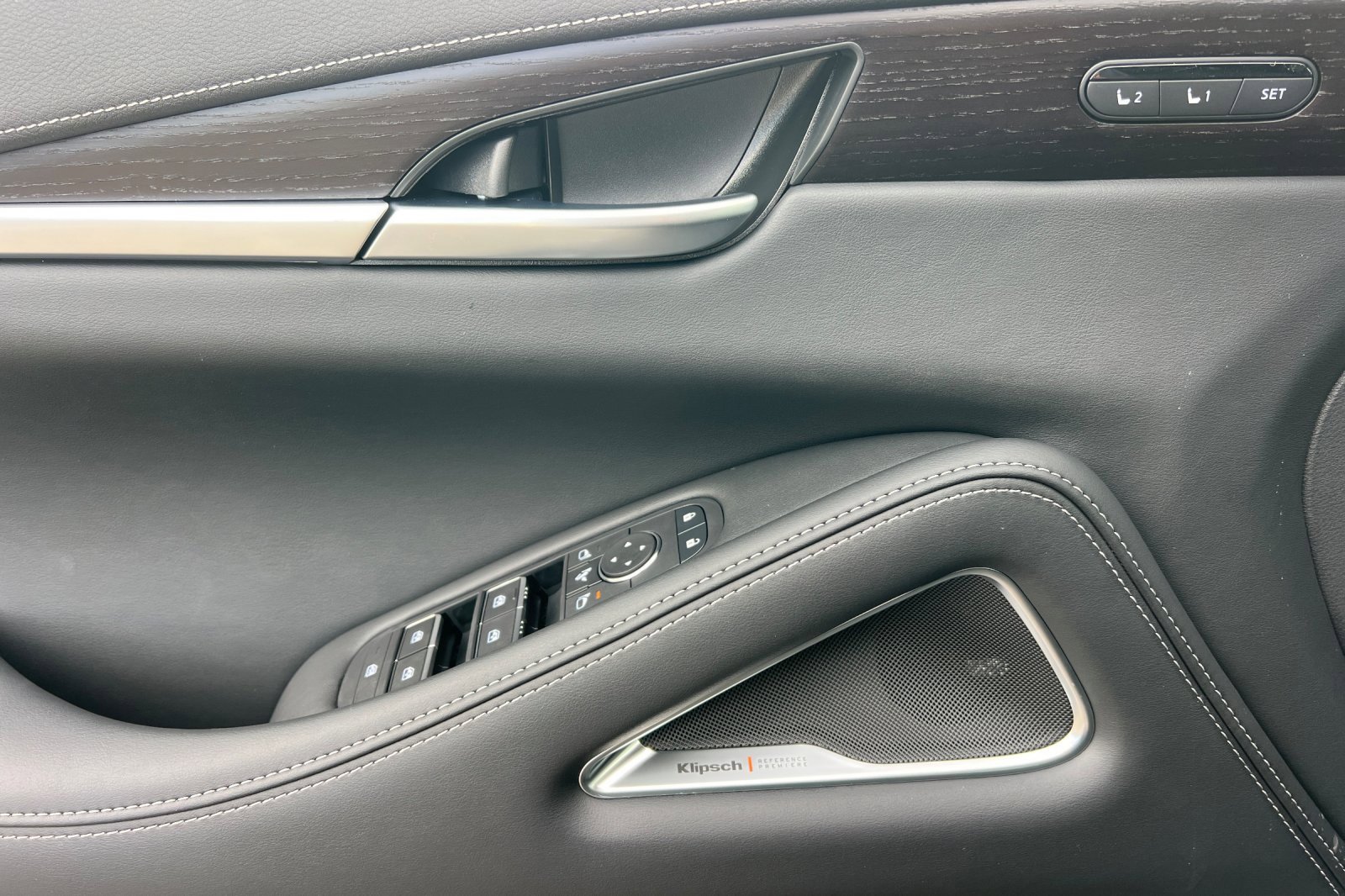 New 2026 INFINITI QX60 Autograph w/ Dark Cargo Package image 10