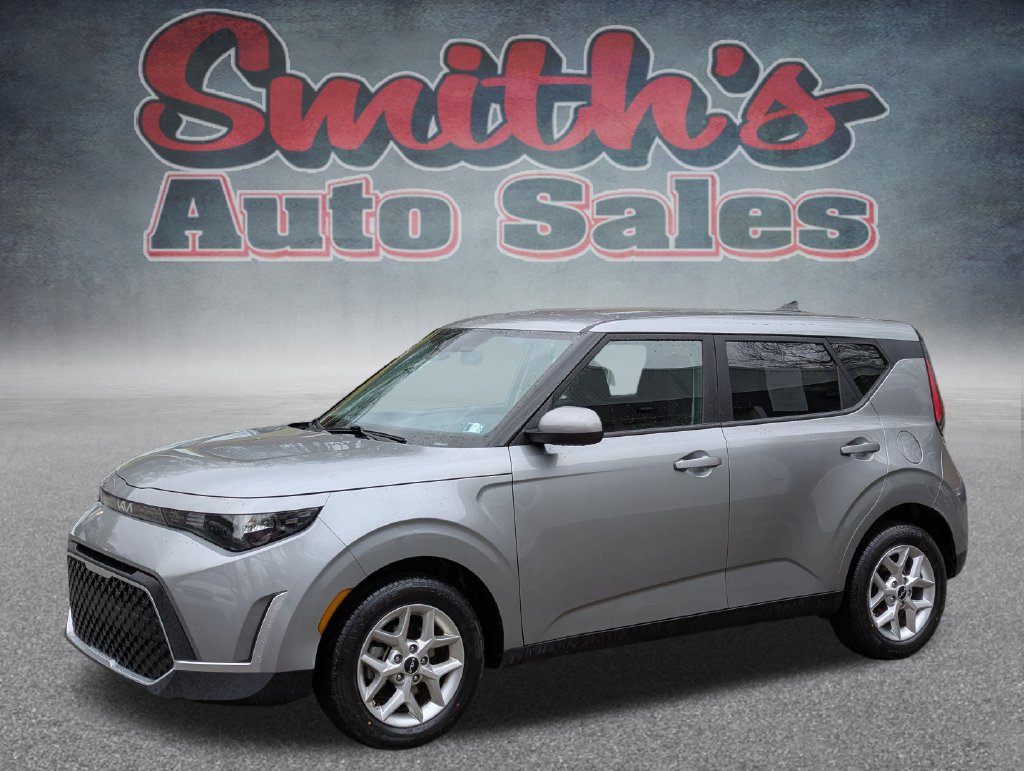Used 2024 Kia Soul LX w/ LX Technology Package FWD image 3