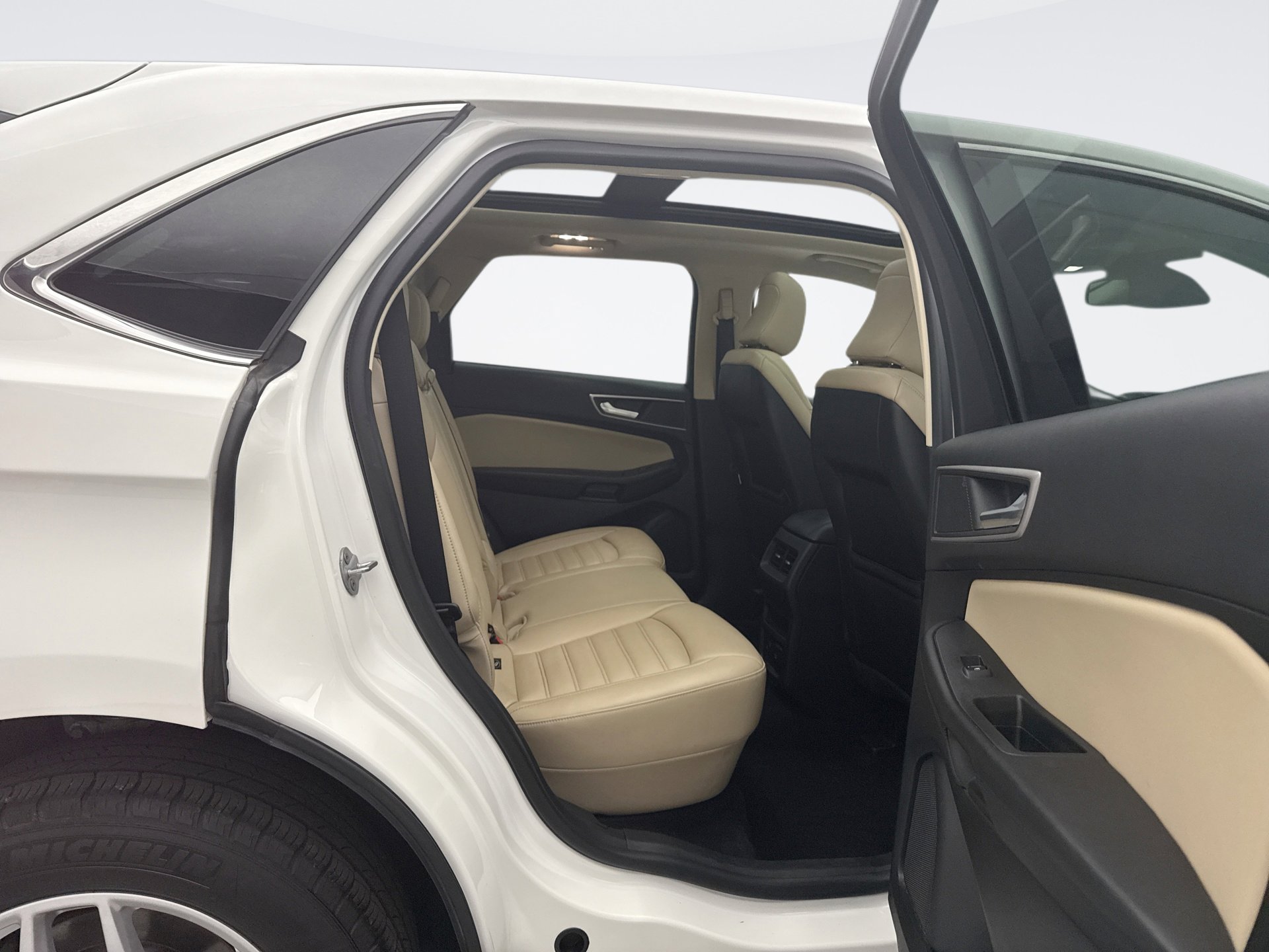 Used 2023 Ford Edge SEL w/ Convenience Package AWD/4WD image 19