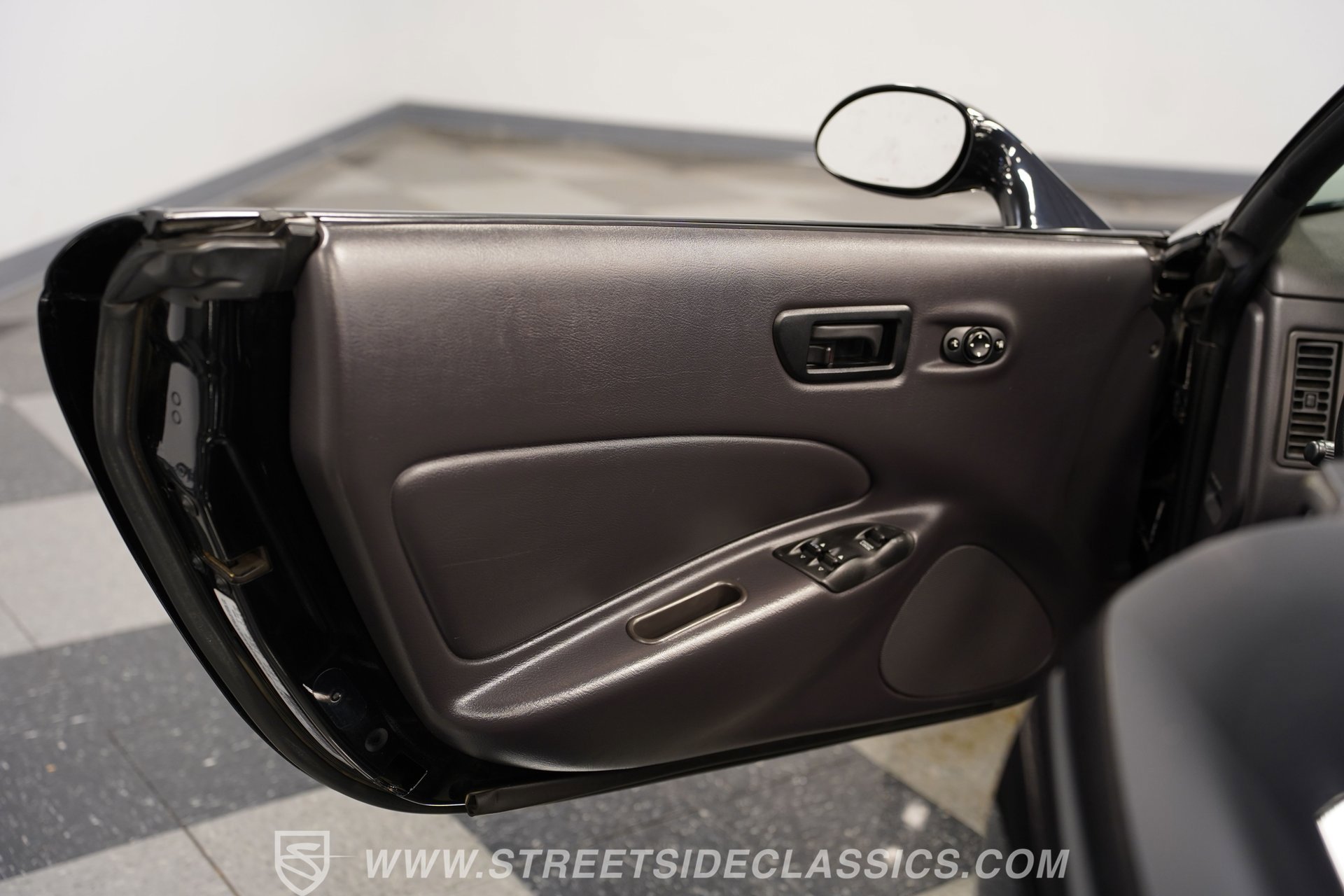 Used 2000 Plymouth Prowler image 37