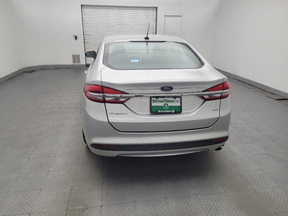 Used 2018 Ford Fusion SE w/ Fusion SE Technology Package FWD image 6