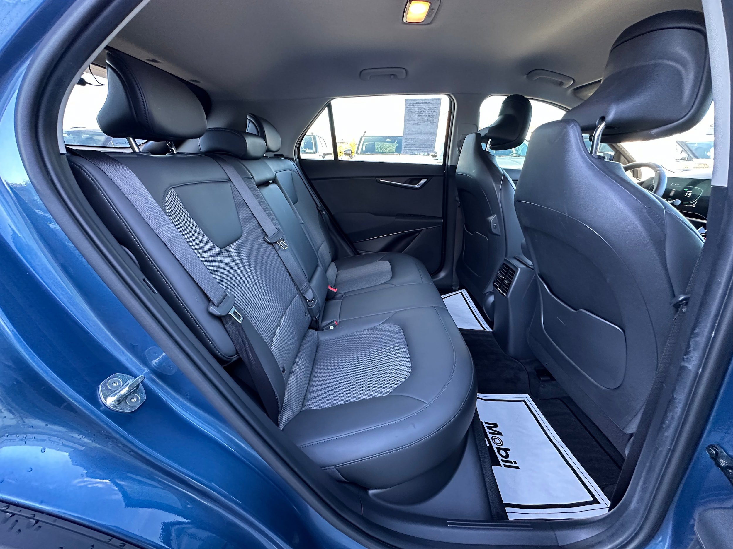 Used 2023 Kia Niro EX w/ EX Cold Weather Package FWD image 12