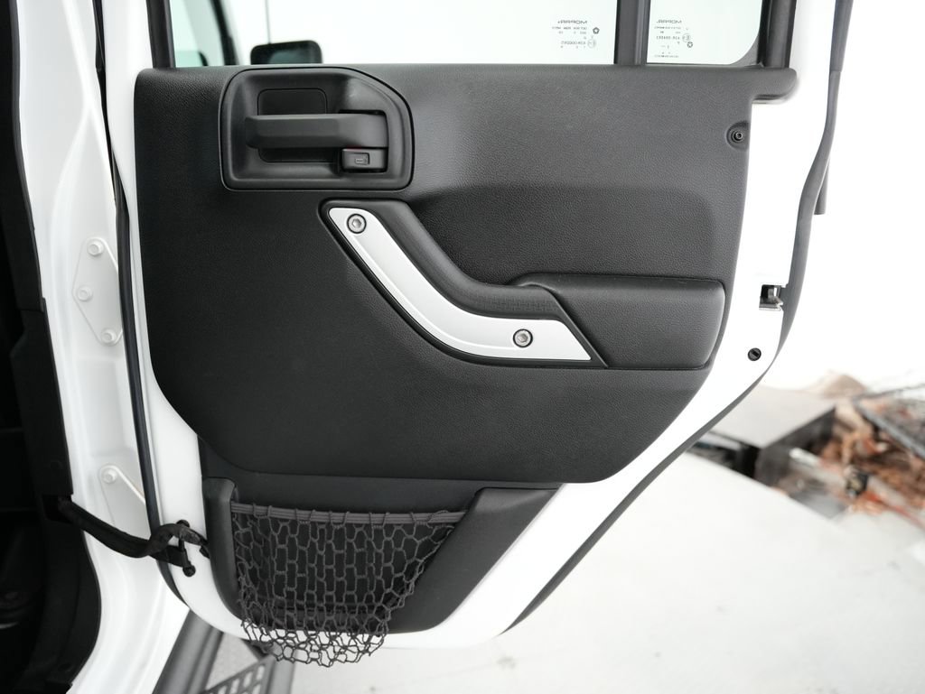 Used 2016 Jeep Wrangler Unlimited Sahara AWD/4WD image 35