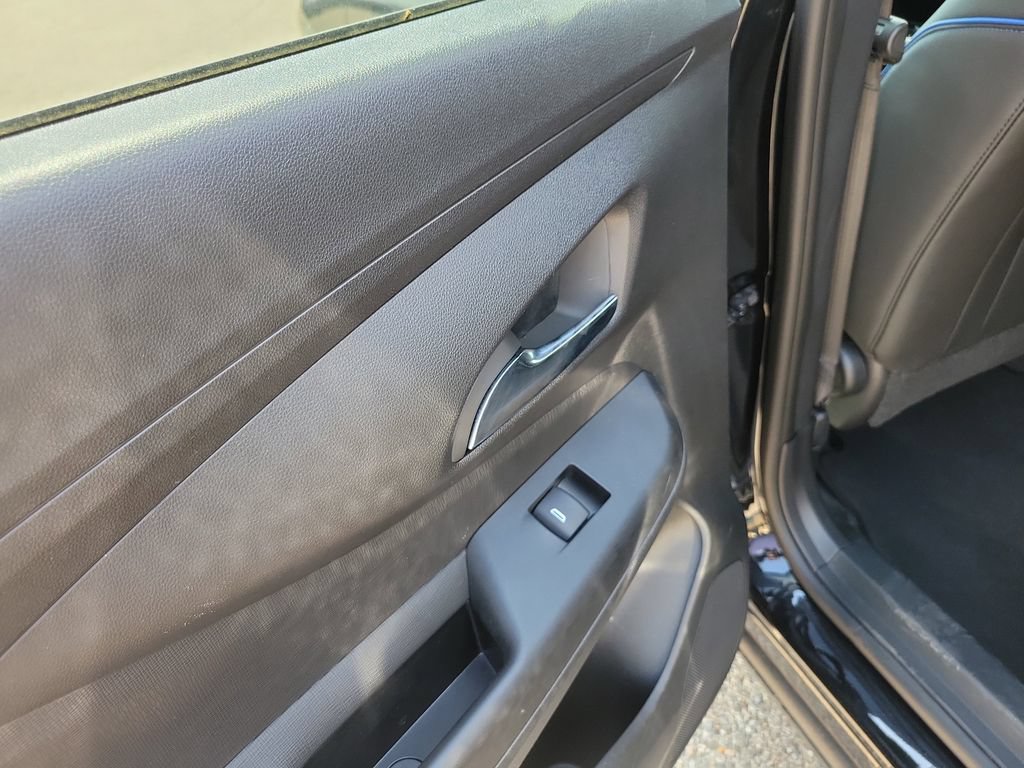 Used 2025 Buick Envista Sport Touring FWD image 15