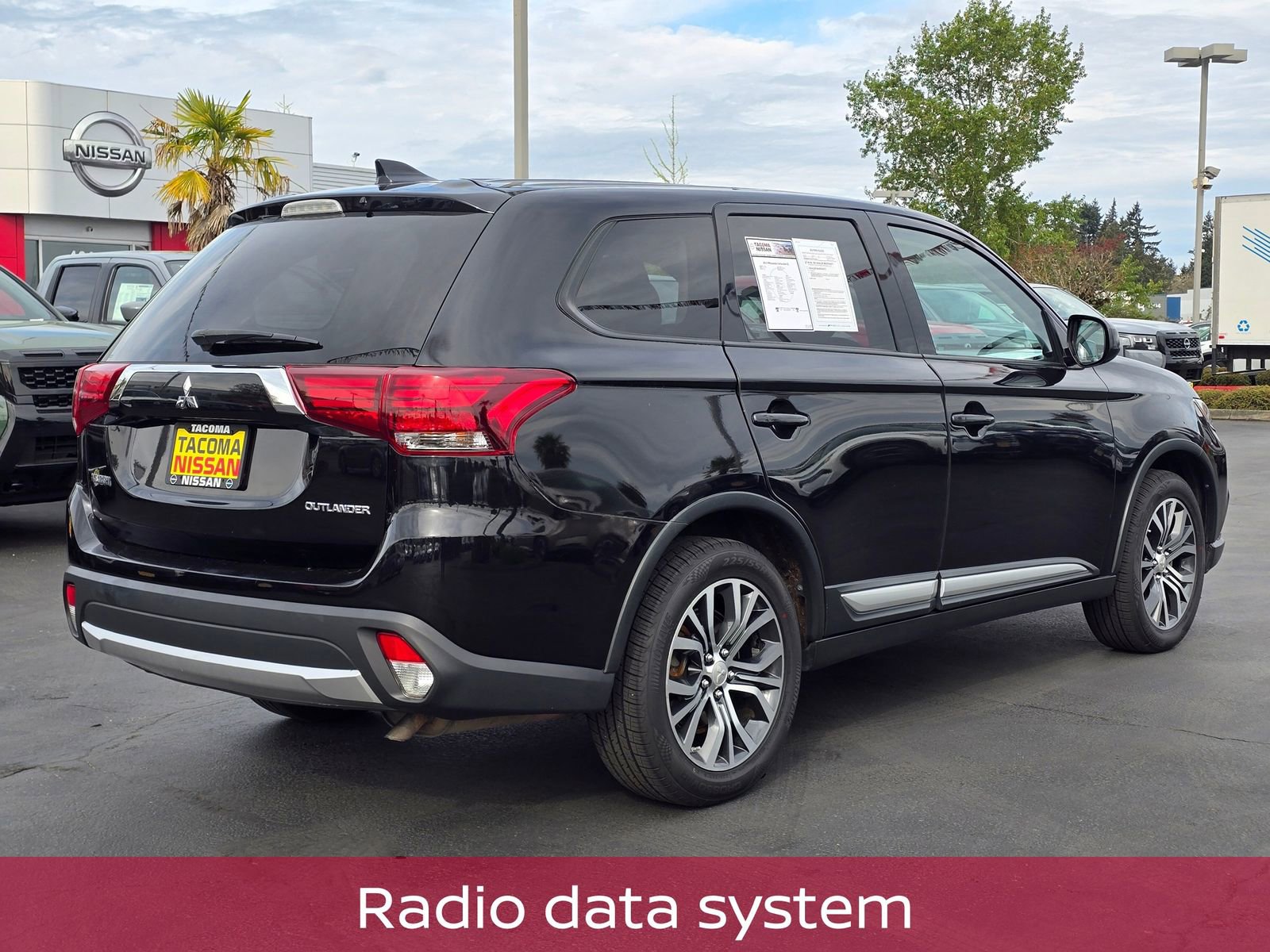 Used 2017 Mitsubishi Outlander ES image 5