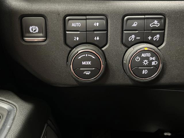 Certified 2025 Chevrolet Silverado 1500 High Country image 25
