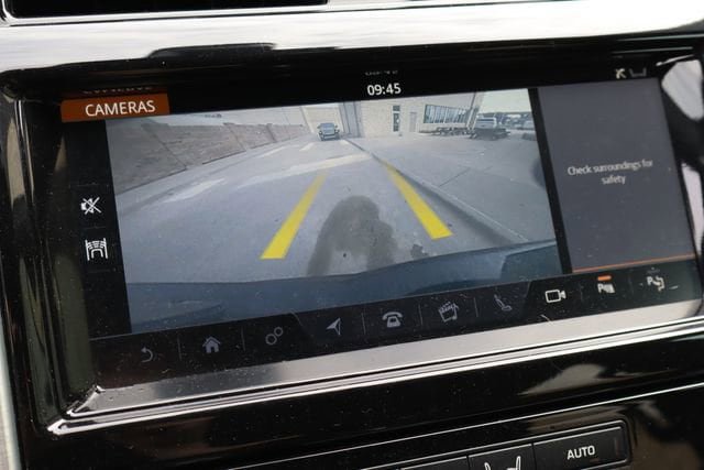 Used 2019 Land Rover Discovery HSE AWD/4WD image 9