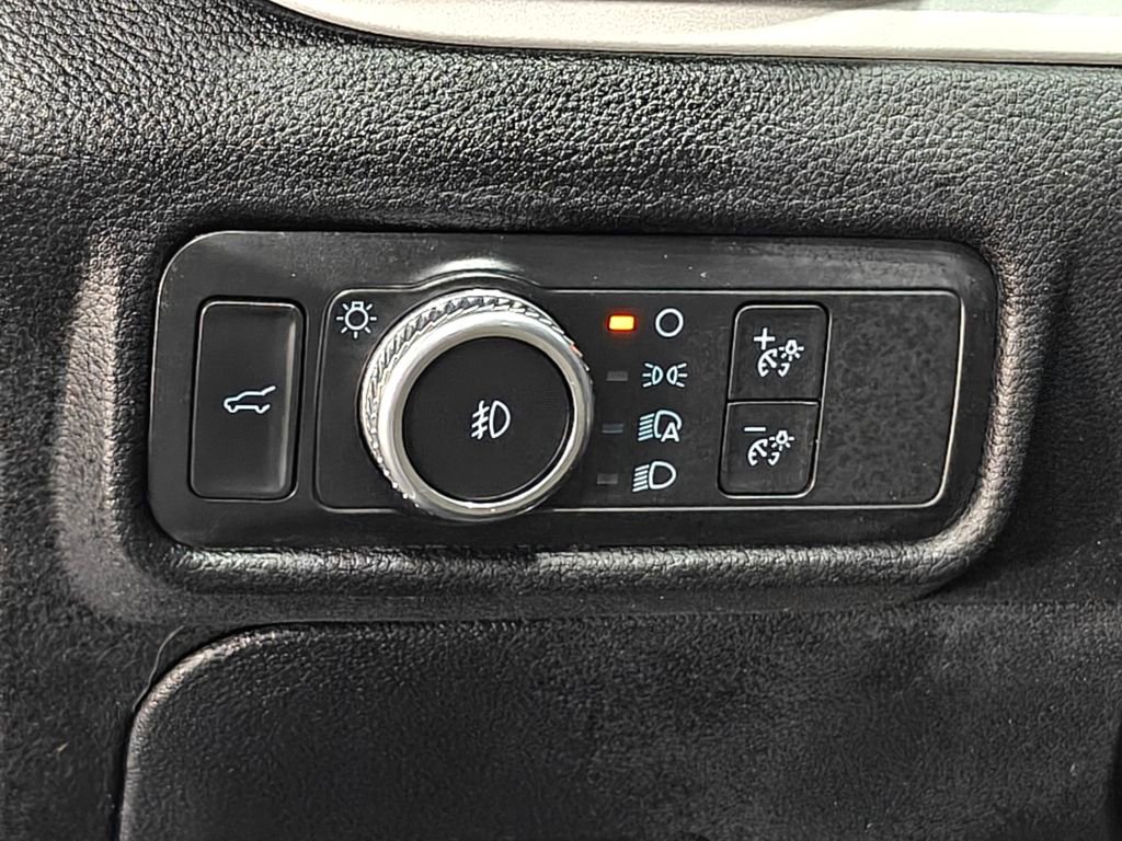 Used 2021 Ford Explorer XLT image 50