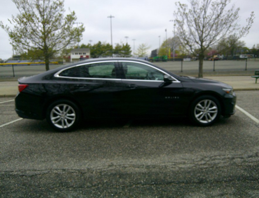 Used 2017 Chevrolet Malibu LT w/ Leather Package FWD image 20