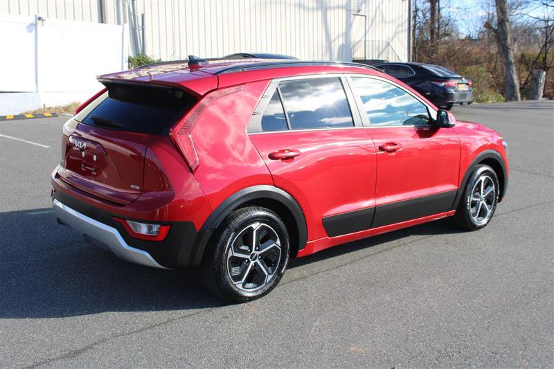 Used 2023 Kia Niro EX image 8