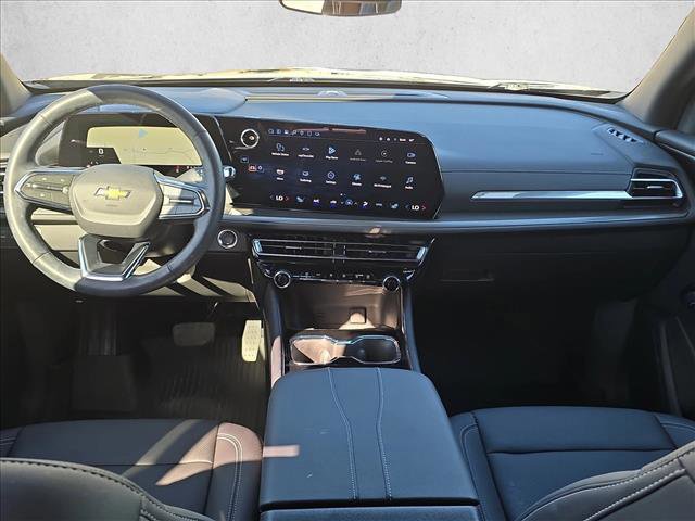 Used 2025 Chevrolet Traverse LT w/ Driver Confidence Package image 19