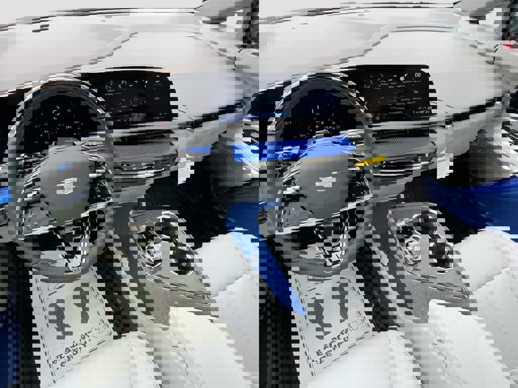 New 2026 Cadillac Optiq Luxury 1 image 24