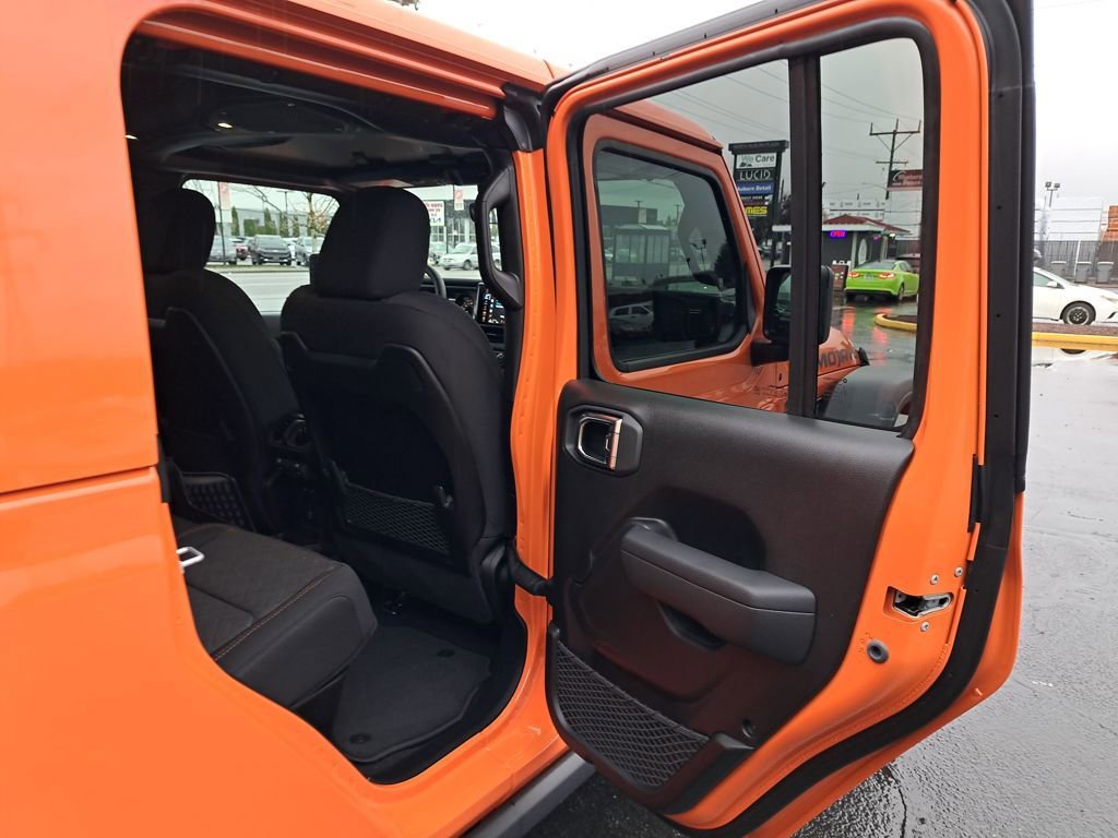 Used 2025 Jeep Gladiator Mojave w/ Convenience Group image 14