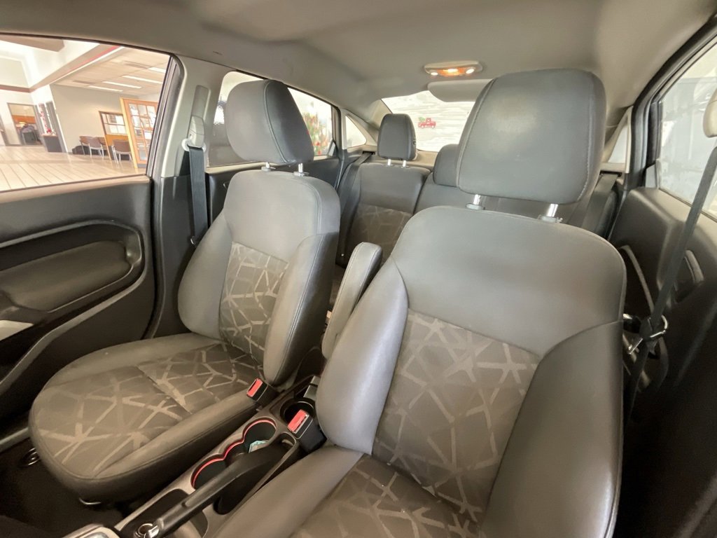 Used 2013 Ford Fiesta SE image 10