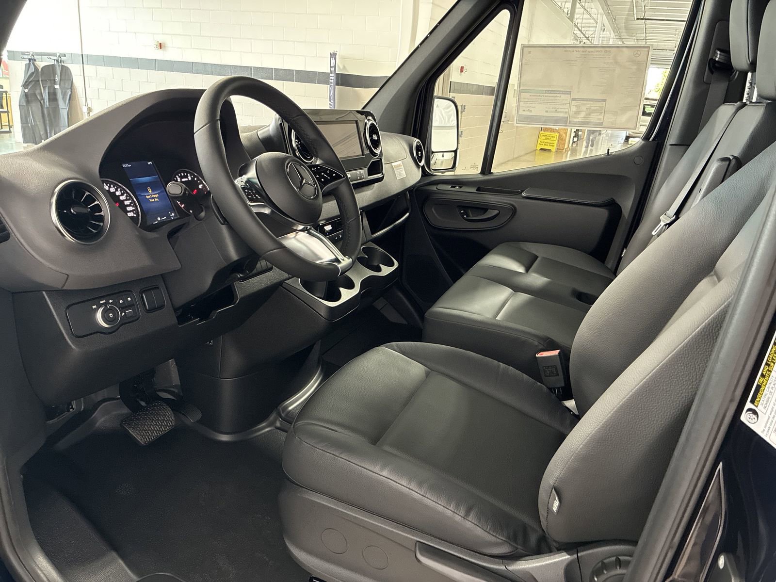 New 2025 Mercedes-Benz Sprinter 2500 image 8