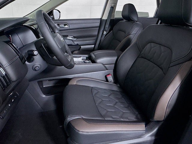 New 2026 Nissan Pathfinder Platinum w/ Cargo Package AWD/4WD image 19