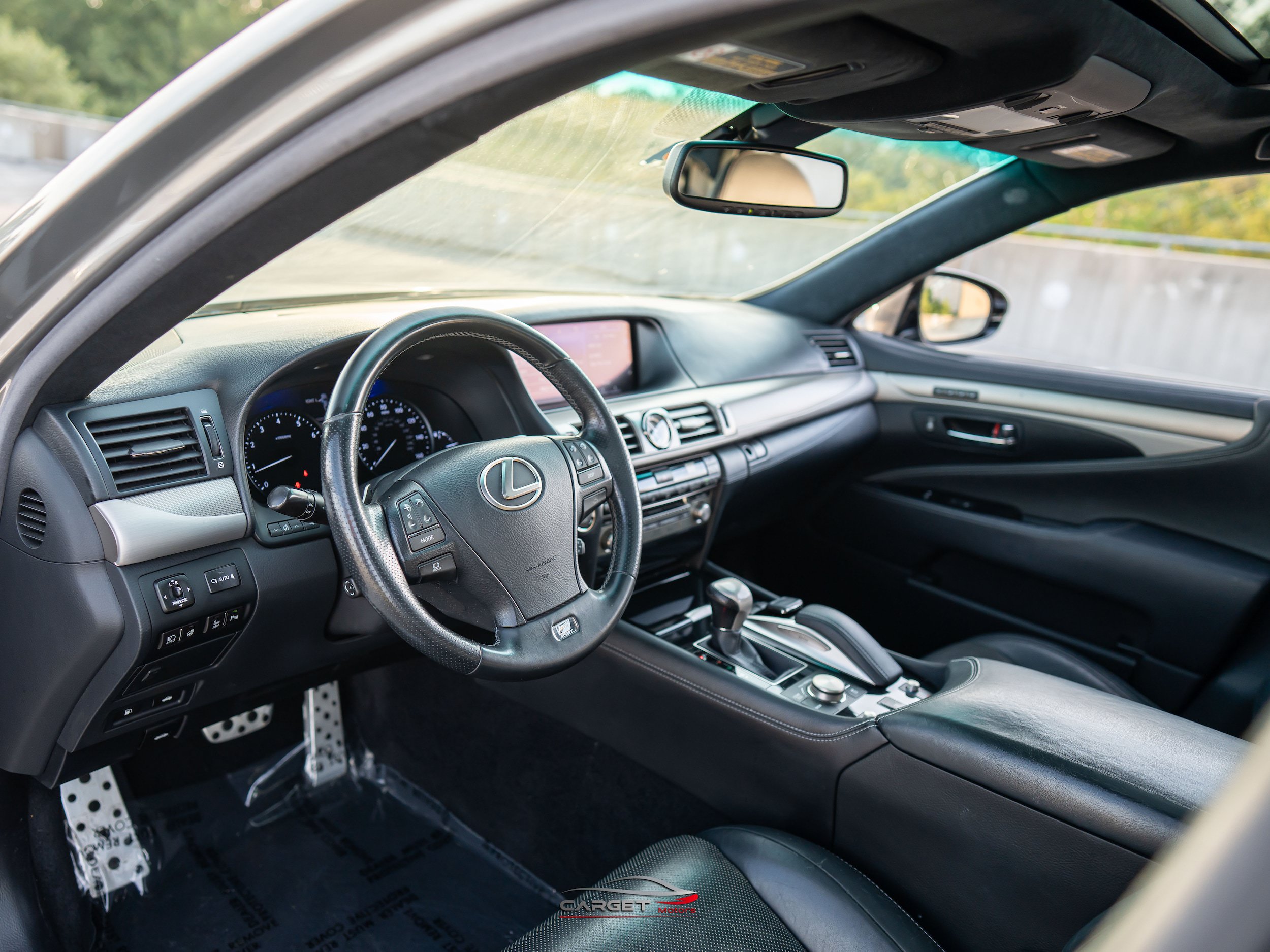 Used 2017 Lexus LS 460 F Sport RWD image 13