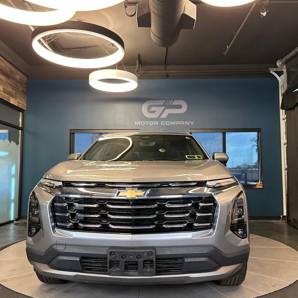 Used 2025 Chevrolet Equinox LT w/ Safety and Technology Package AWD/4WD image 8