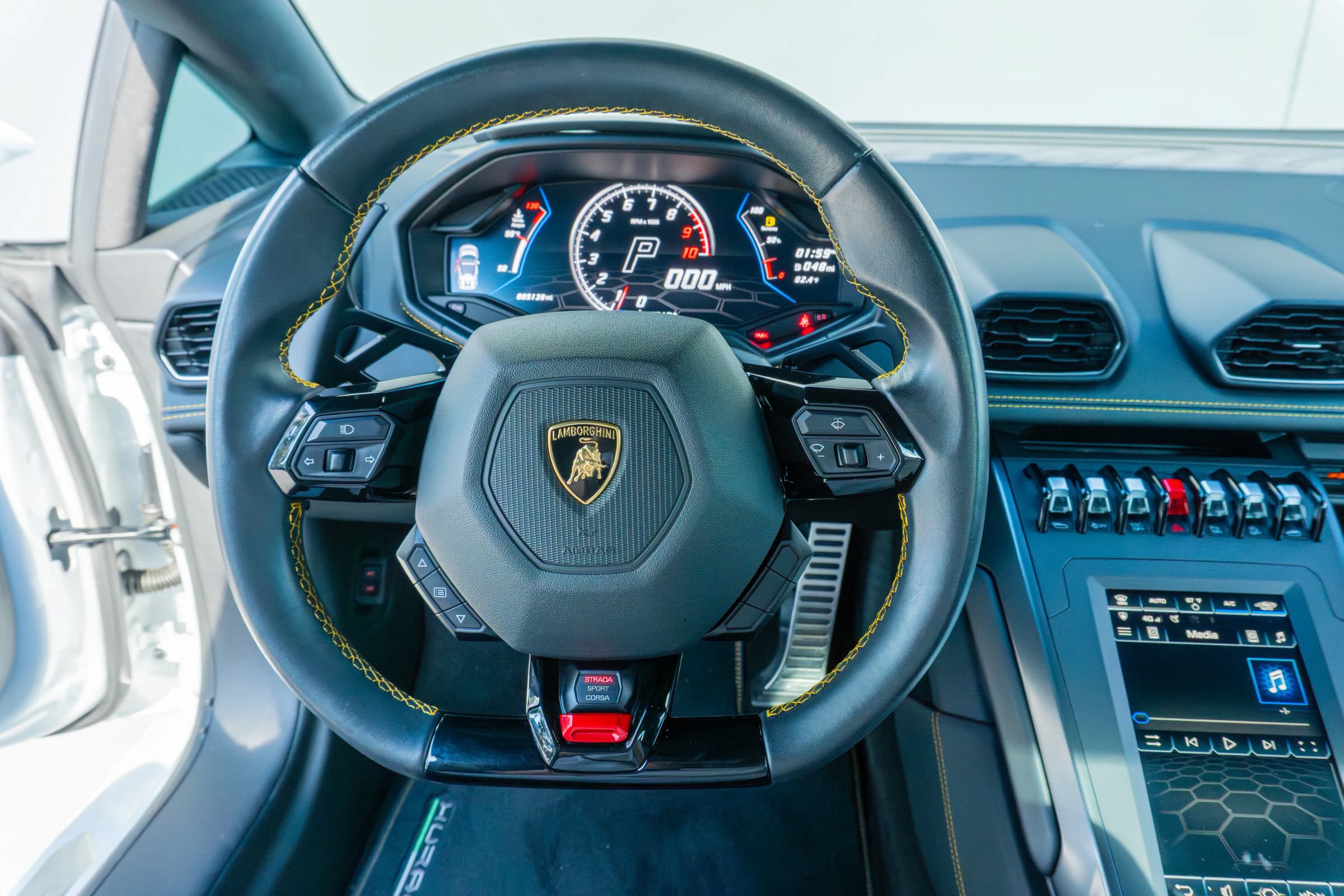 Used 2021 Lamborghini Huracan EVO RWD image 60