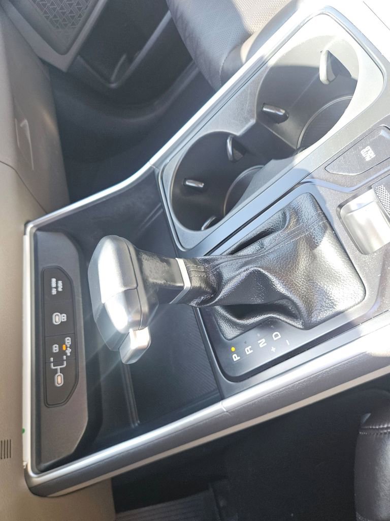 Used 2025 Kia Carnival image 29