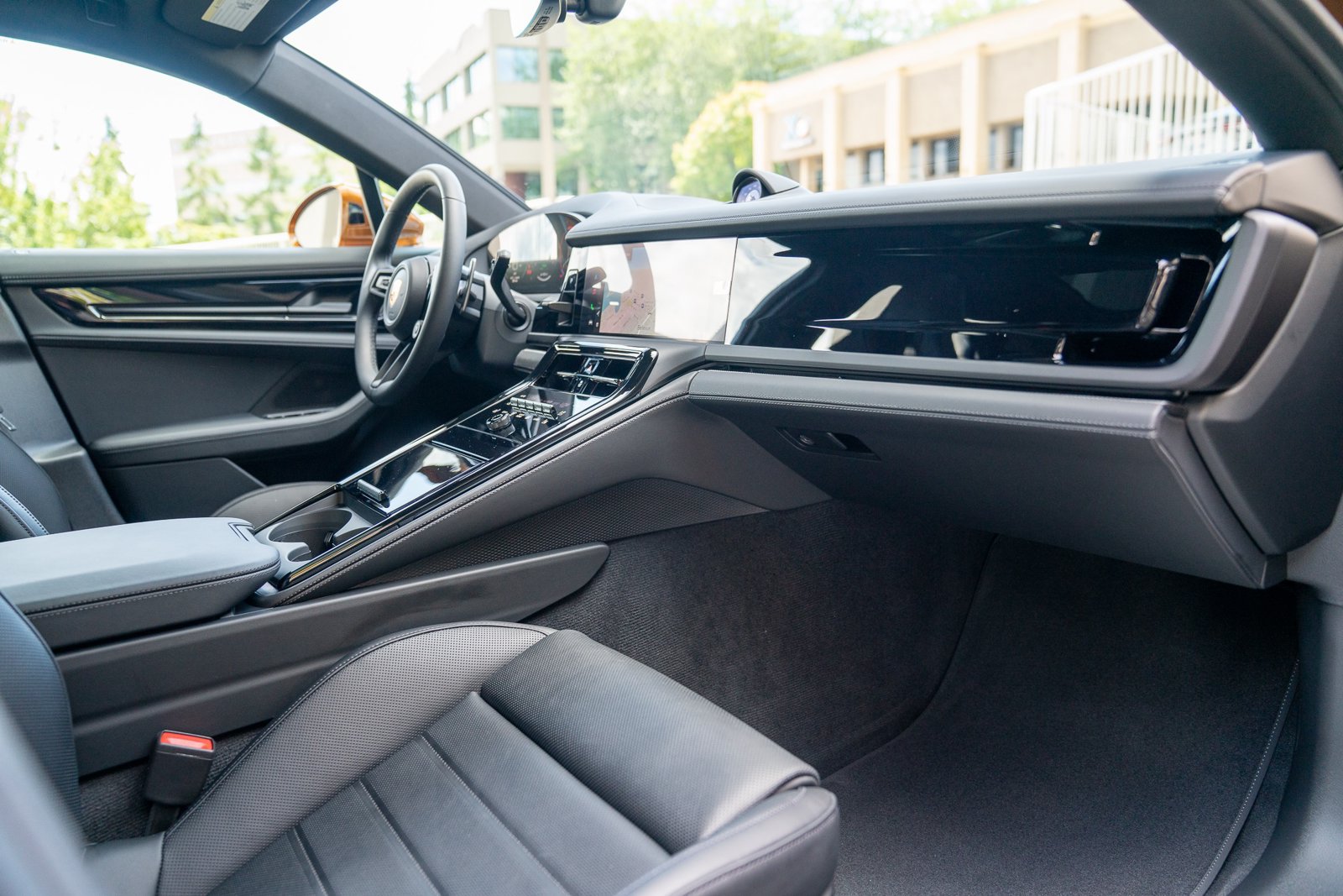Certified 2025 Porsche Panamera 4 AWD/4WD image 22