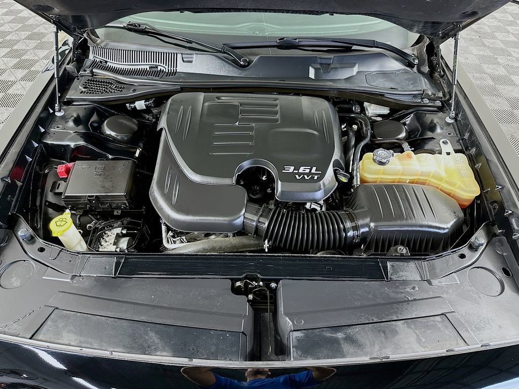 Used 2019 Dodge Challenger SXT image 34