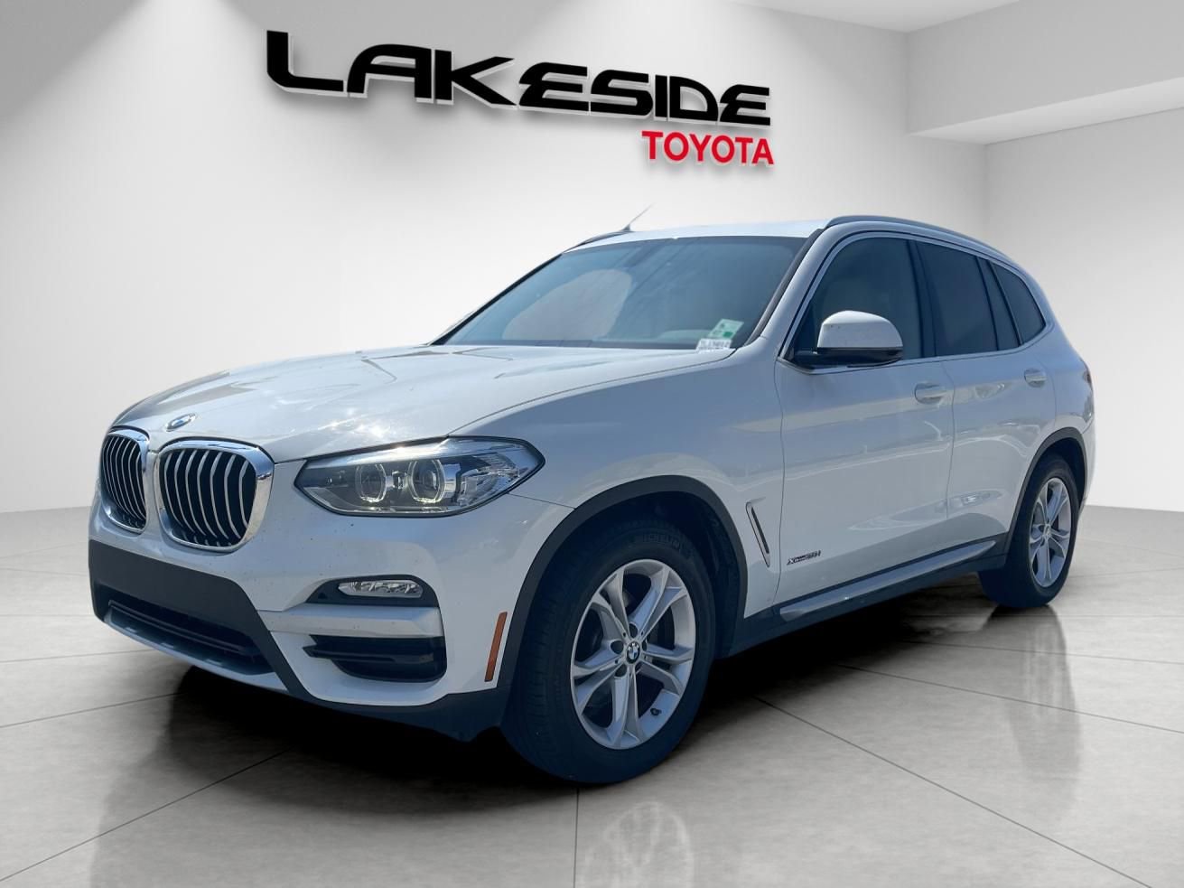 Used 2018 BMW X3 xDrive30i image 2