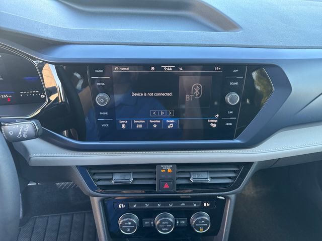 Used 2024 Volkswagen Taos SE AWD/4WD image 18