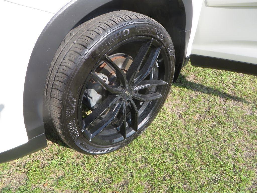 Used 2019 Toyota Highlander SE FWD image 28