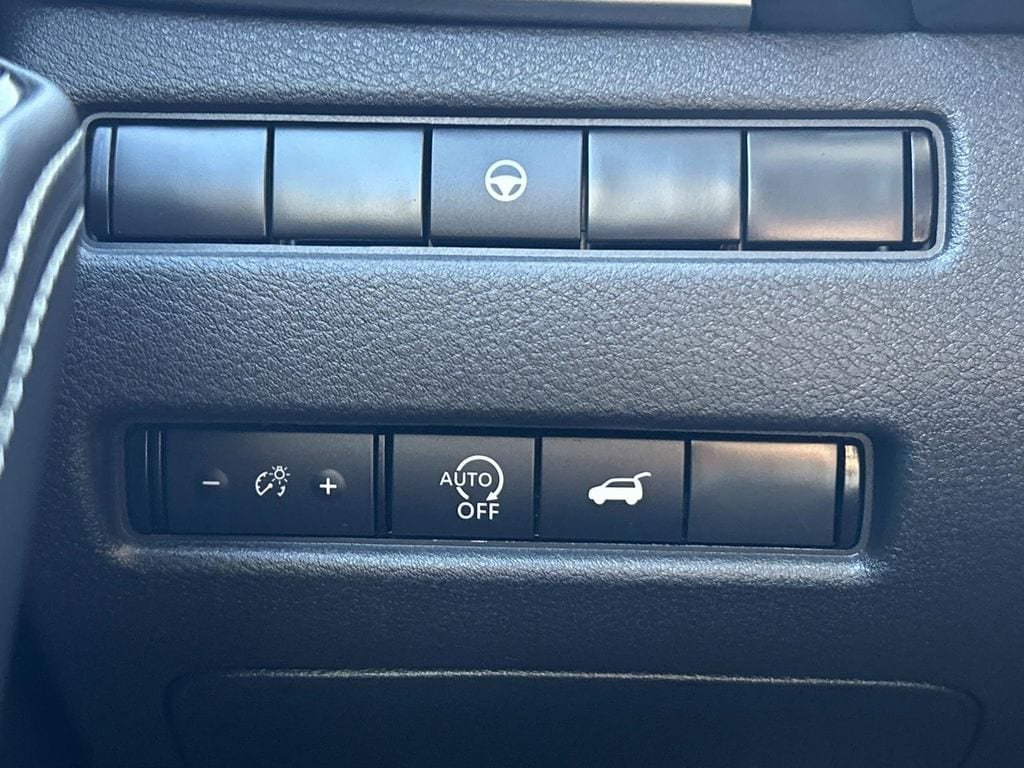 Certified 2024 Nissan Rogue SV AWD/4WD image 20