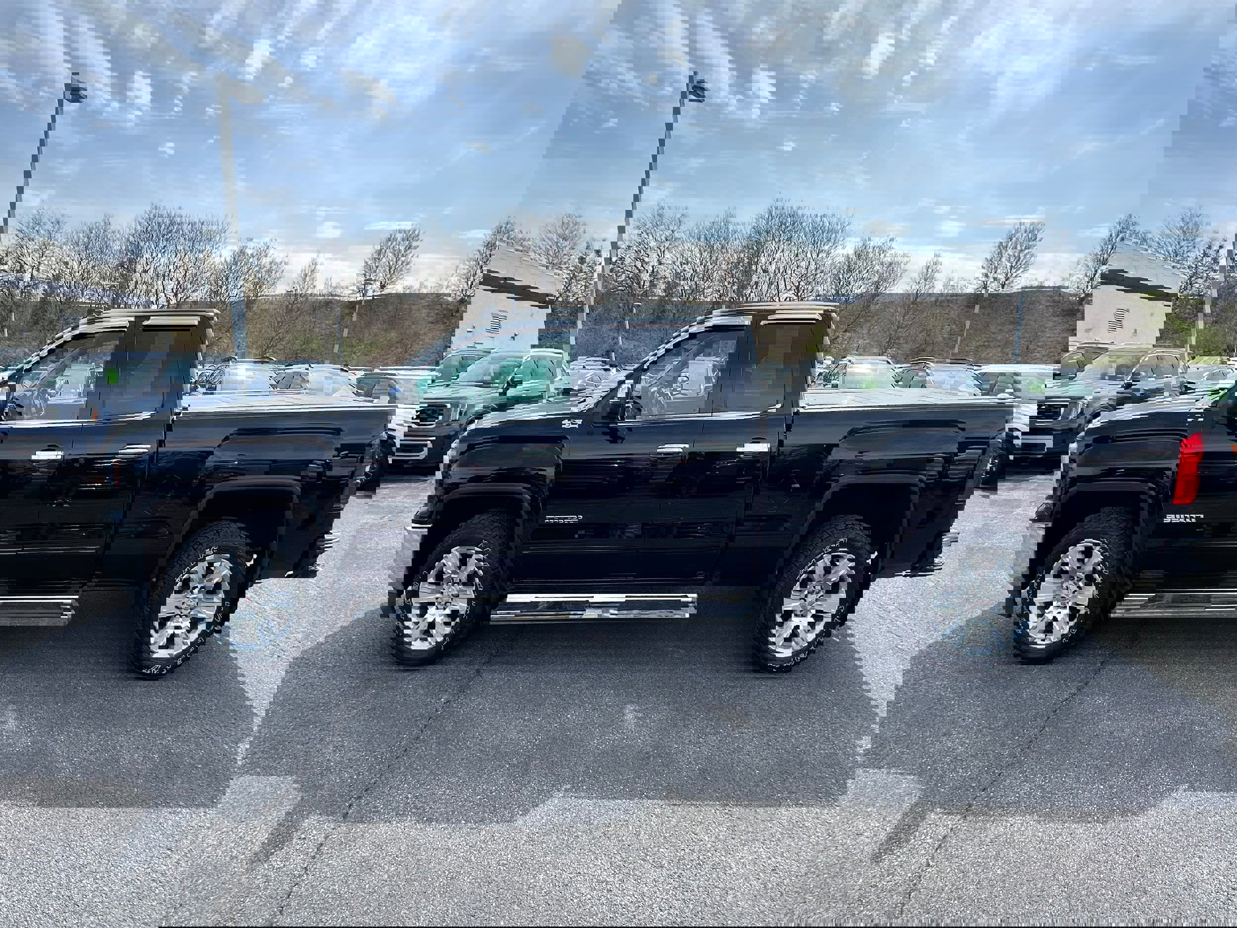 Used 2017 GMC Sierra 1500 SLE w/ SLE Value Package image 8