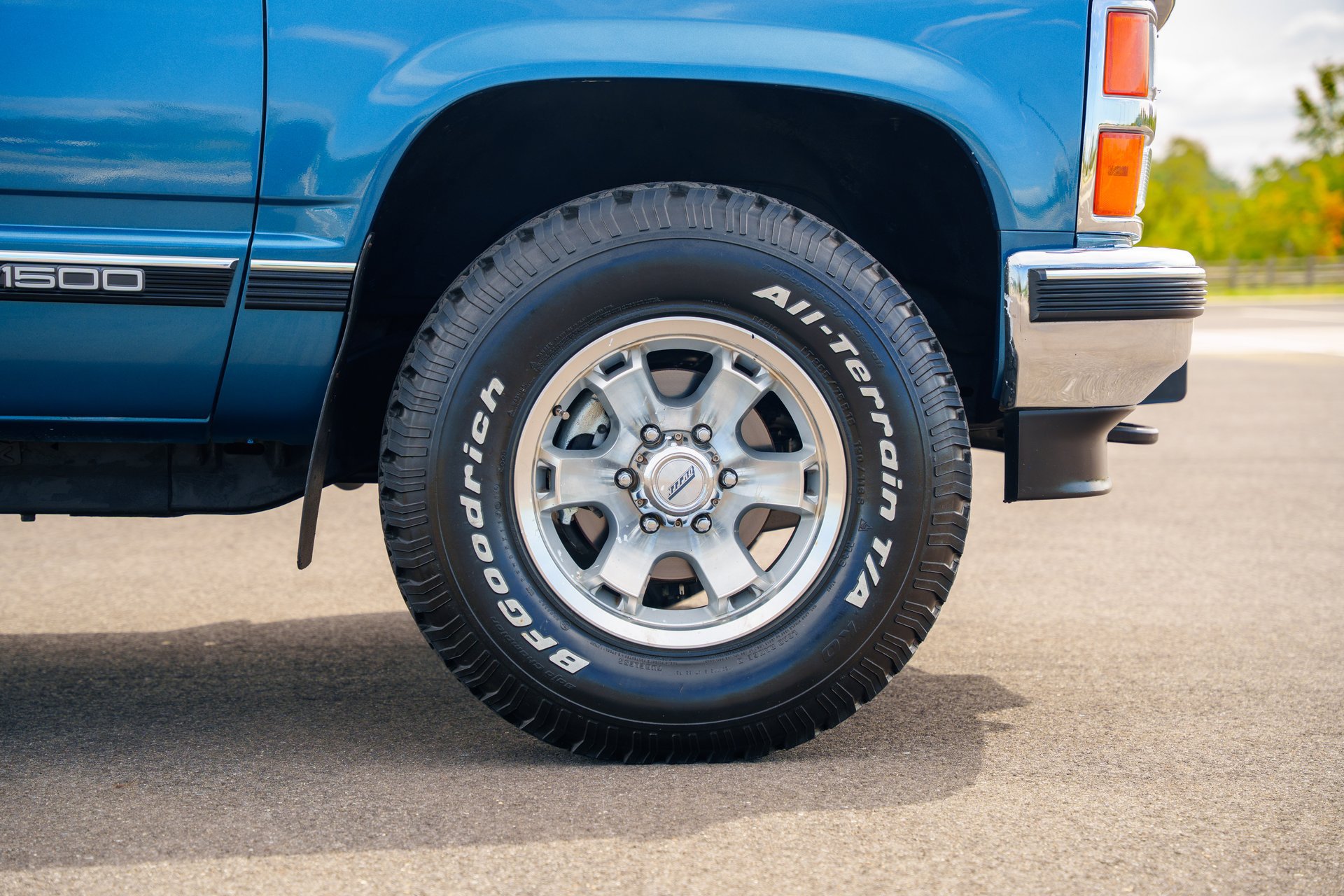 Used 1990 Chevrolet Silverado 1500 4x4 Regular Cab image 25