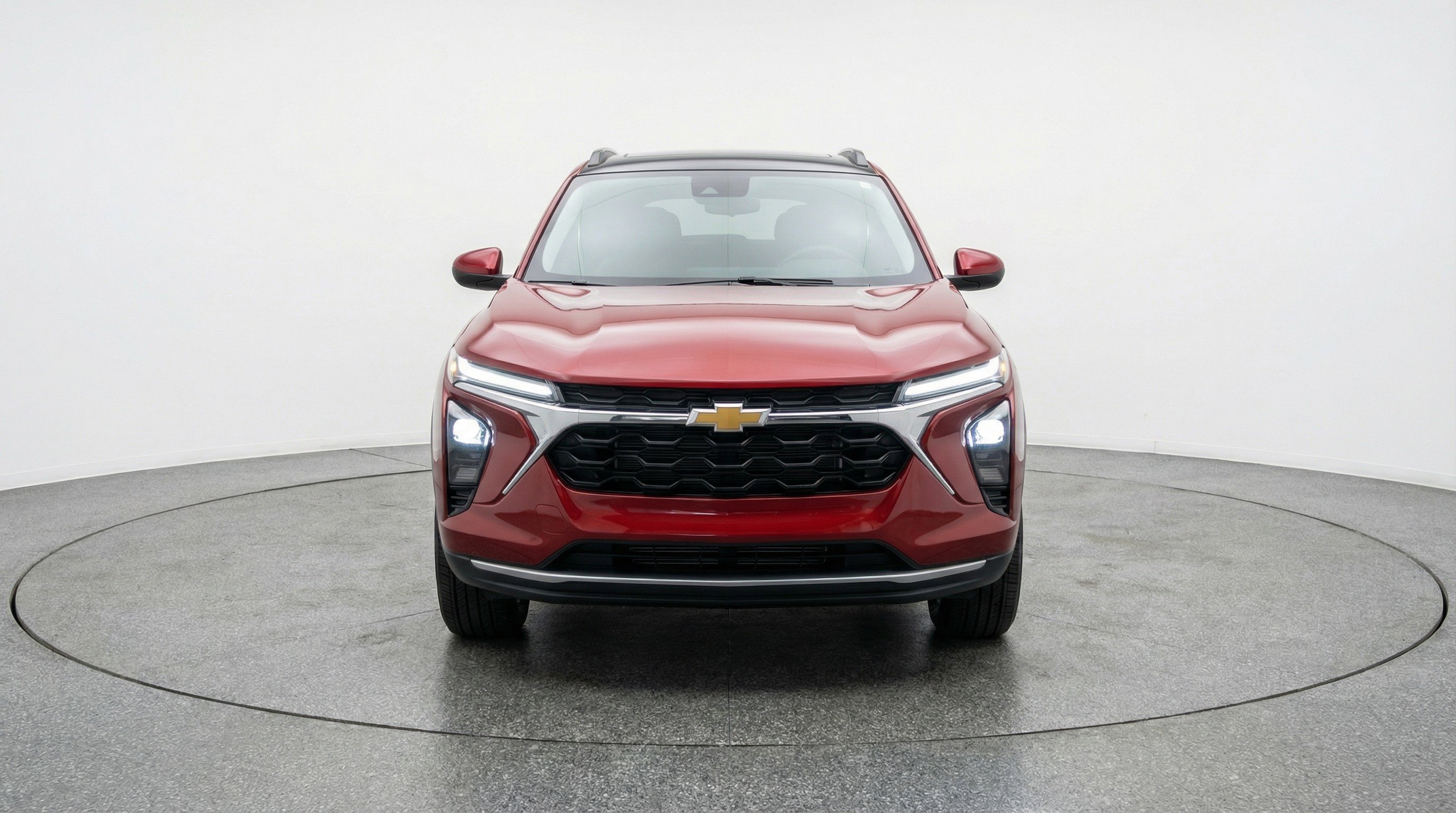 Used 2025 Chevrolet Trax LT FWD image 2