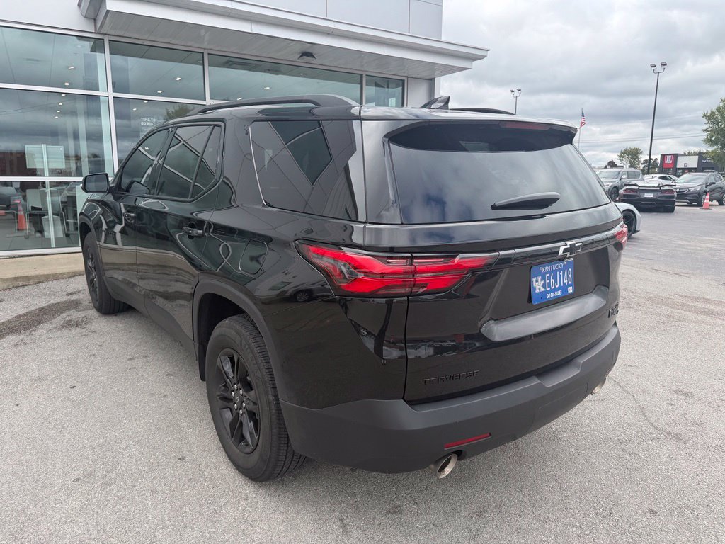 Used 2023 Chevrolet Traverse LT FWD image 3