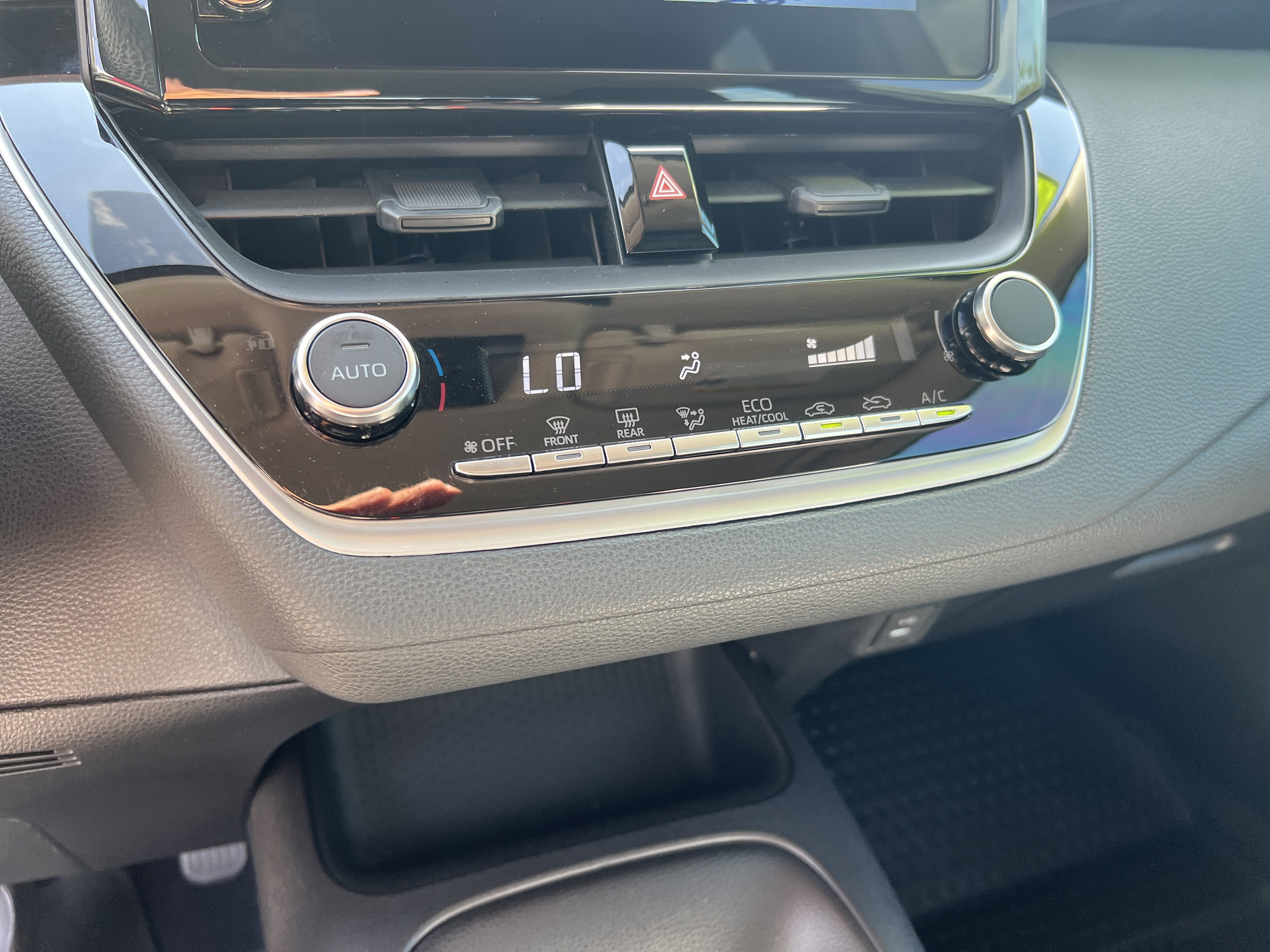 Certified 2024 Toyota Corolla LE FWD image 8