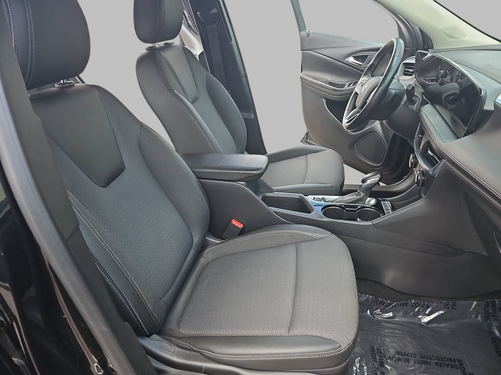Certified 2025 Buick Encore GX Preferred AWD/4WD image 13