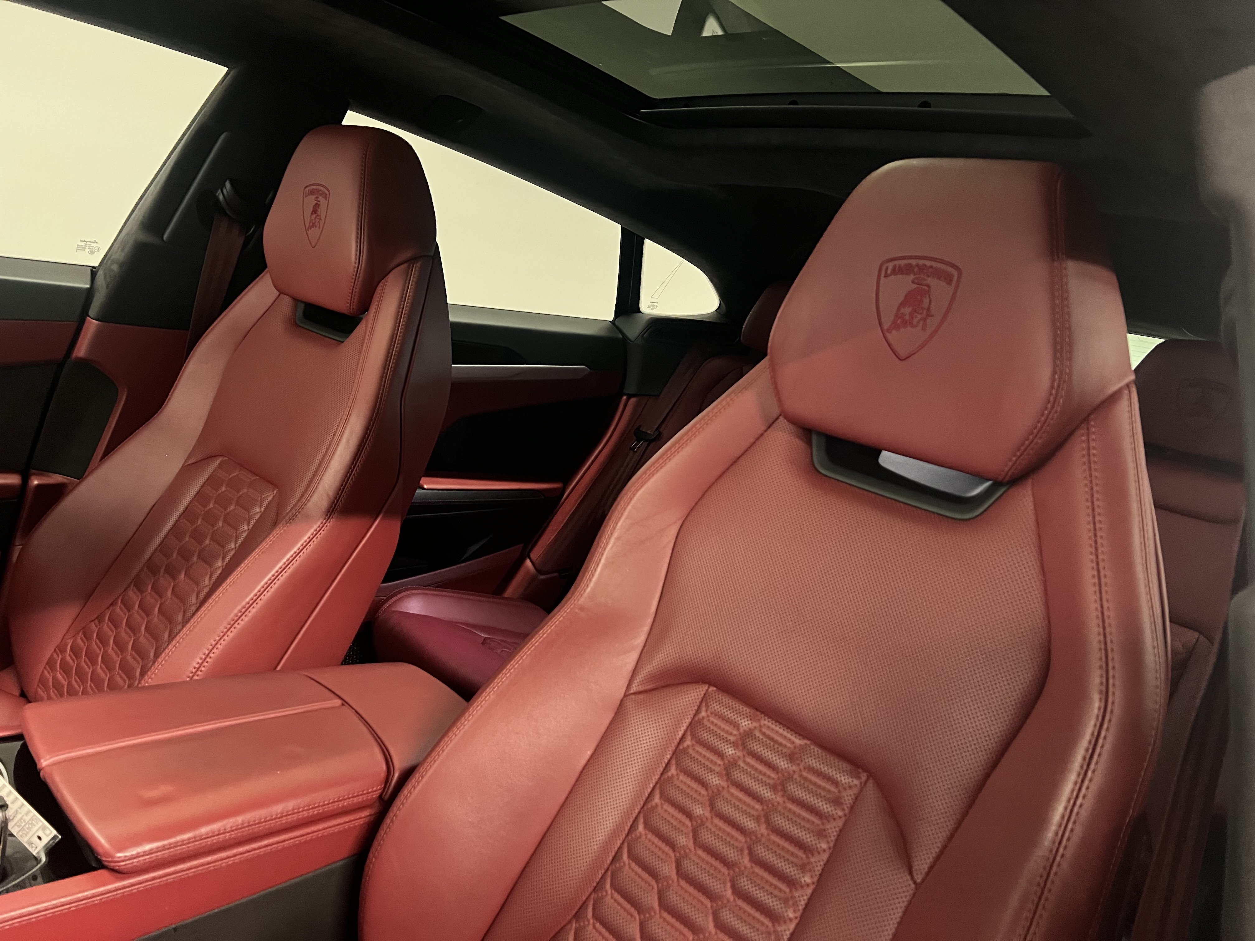 Used 2019 Lamborghini Urus AWD/4WD image 17