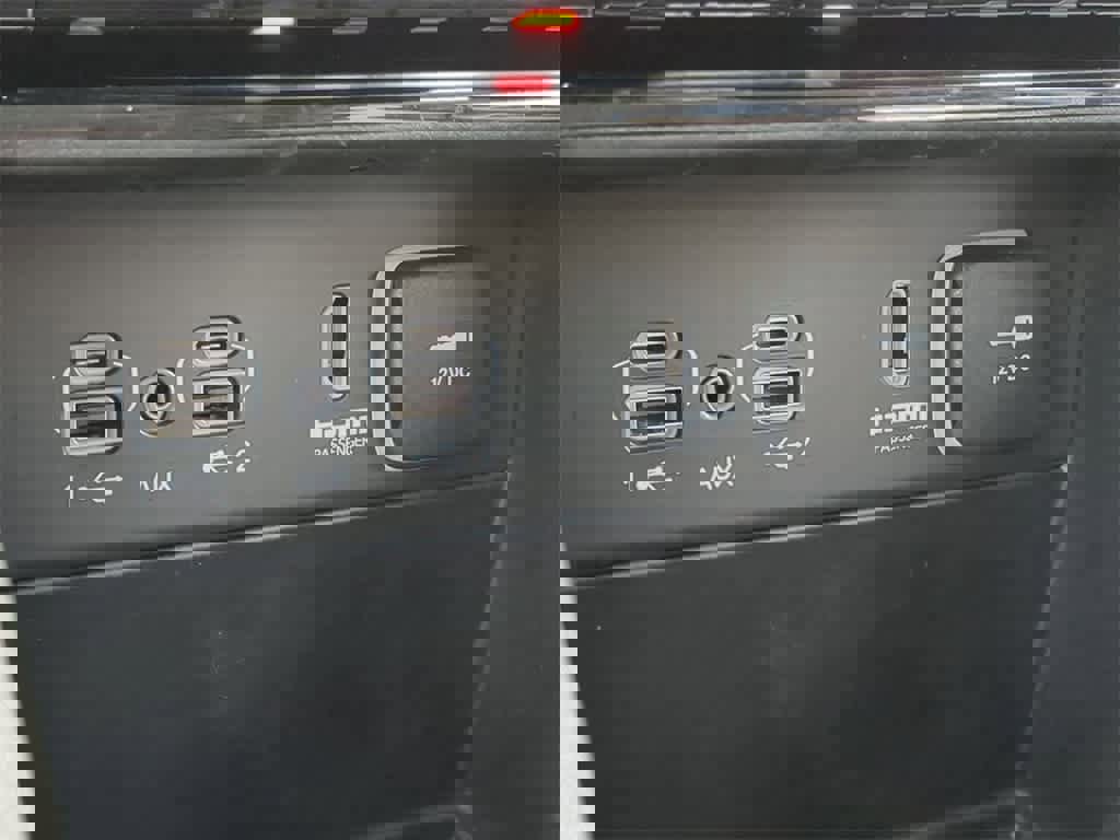 Used 2024 Jeep Grand Cherokee Limited 4xe image 30