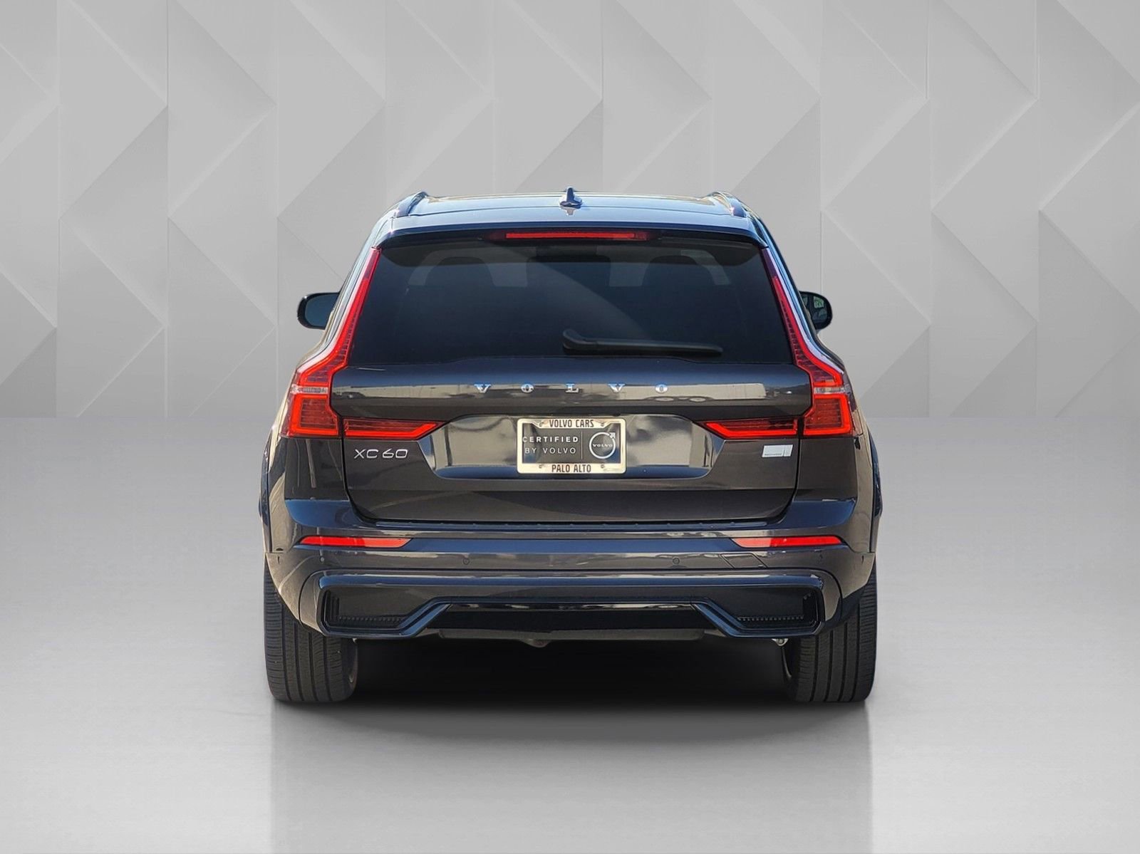Certified 2024 Volvo XC60 T8 Ultimate w/ Protection Package Premier image 5