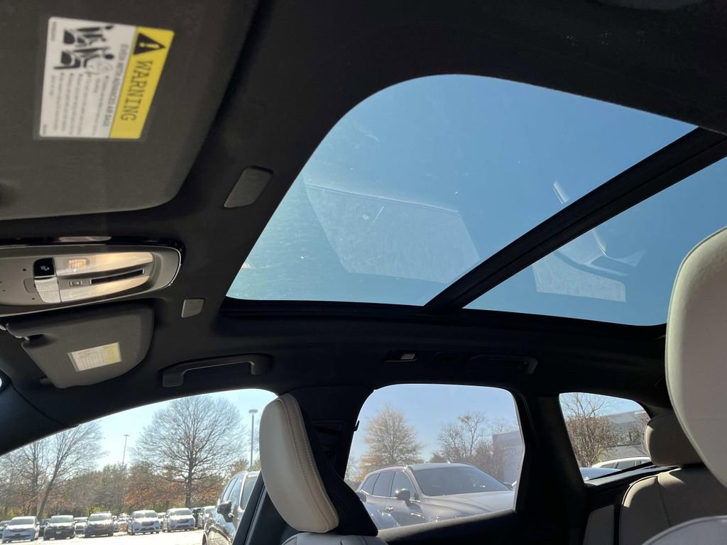 New 2026 Volvo XC60 B5 Plus w/ Climate Package image 25