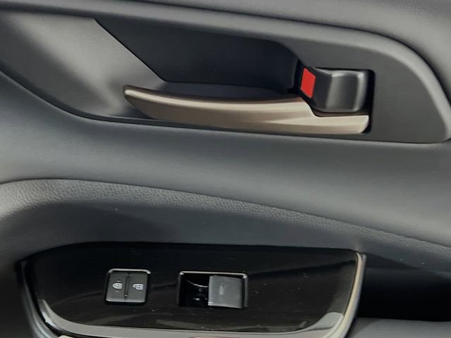 New 2025 Toyota Crown Signia image 29