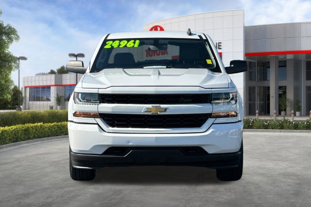 Used 2018 Chevrolet Silverado 1500 Custom w/ Custom Value Package RWD image 10