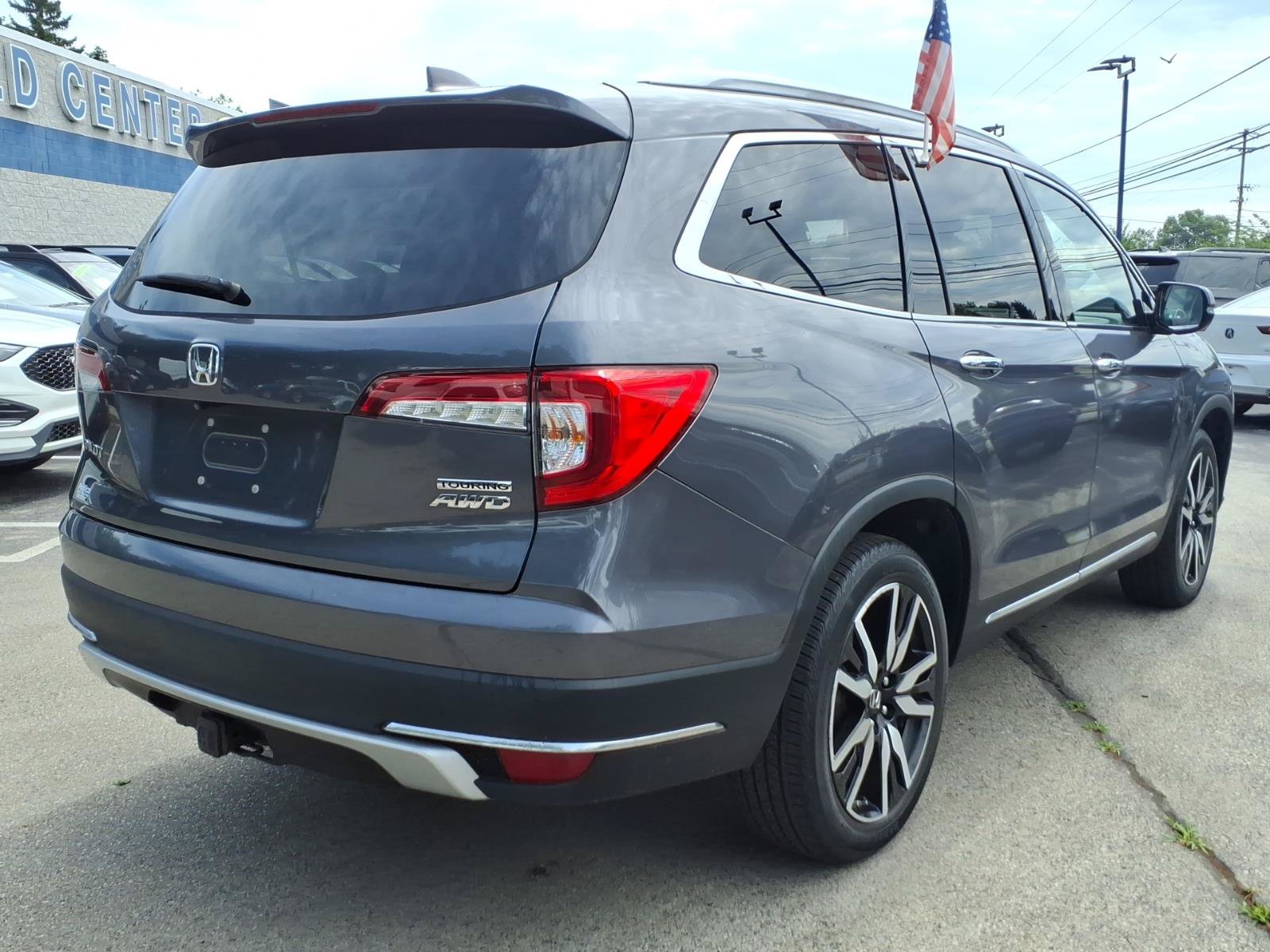 Used 2019 Honda Pilot Touring image 3