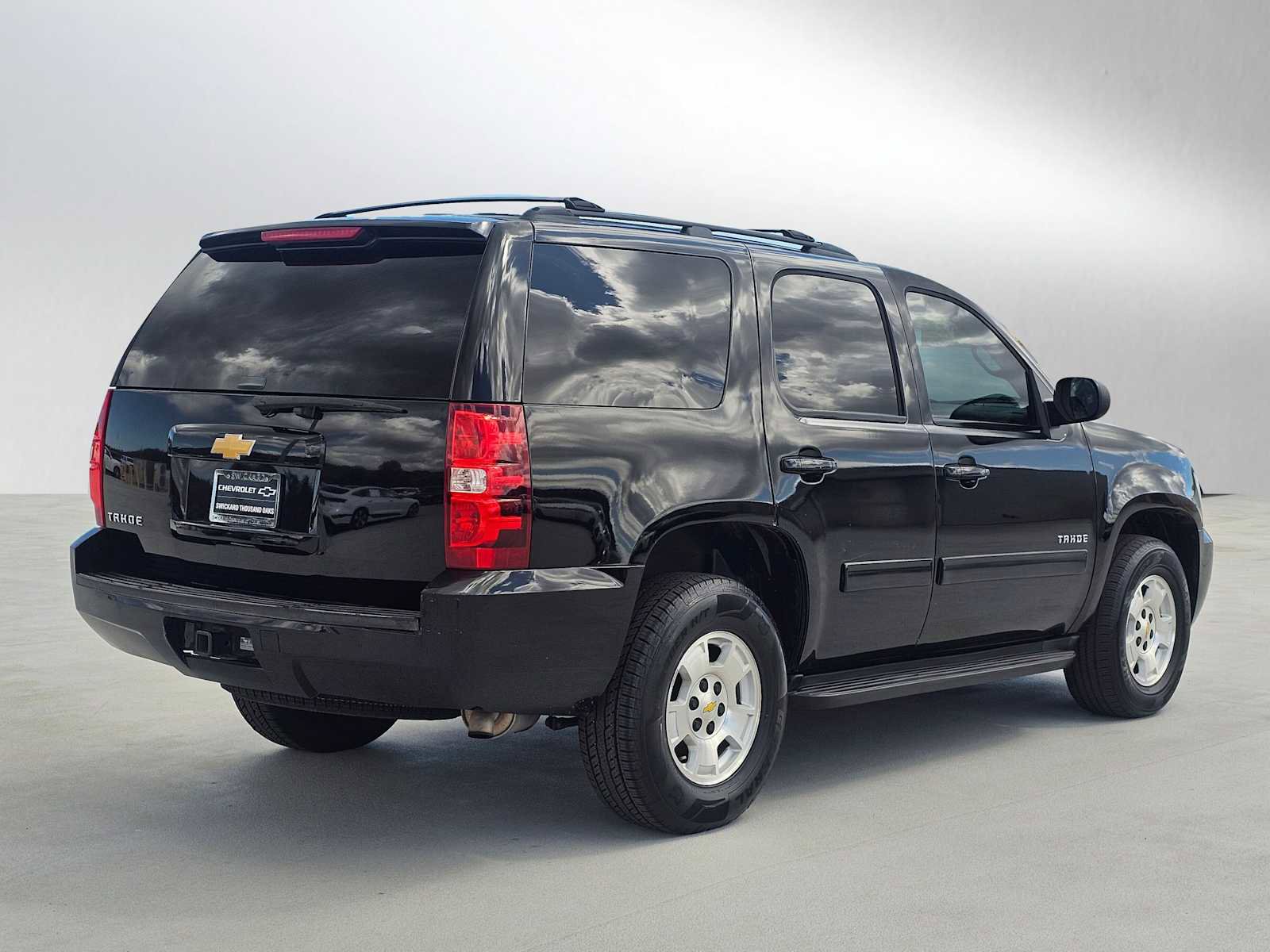Used 2013 Chevrolet Tahoe LS RWD image 3