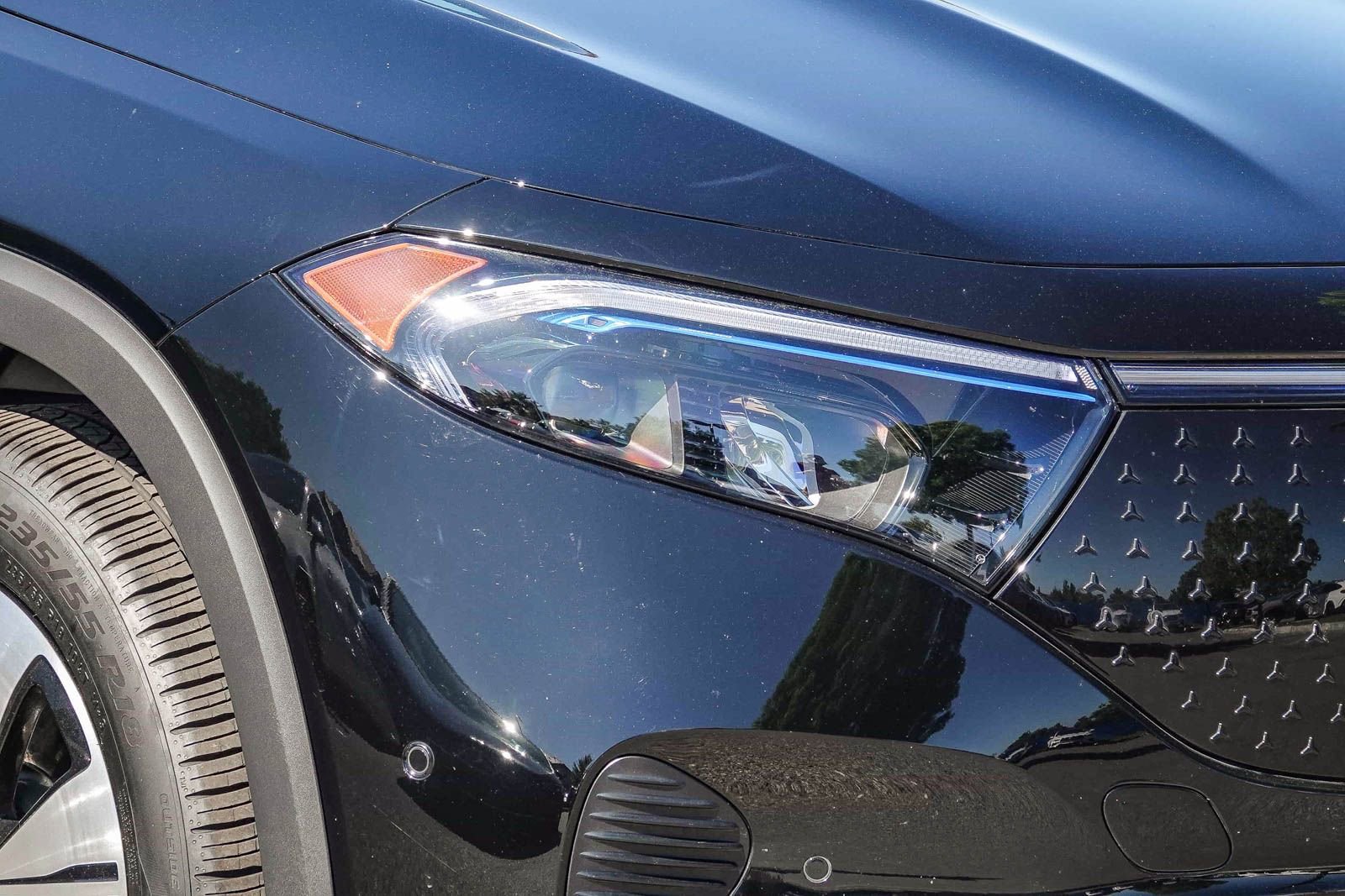 Used 2024 Mercedes-Benz EQB 300 4MATIC image 9