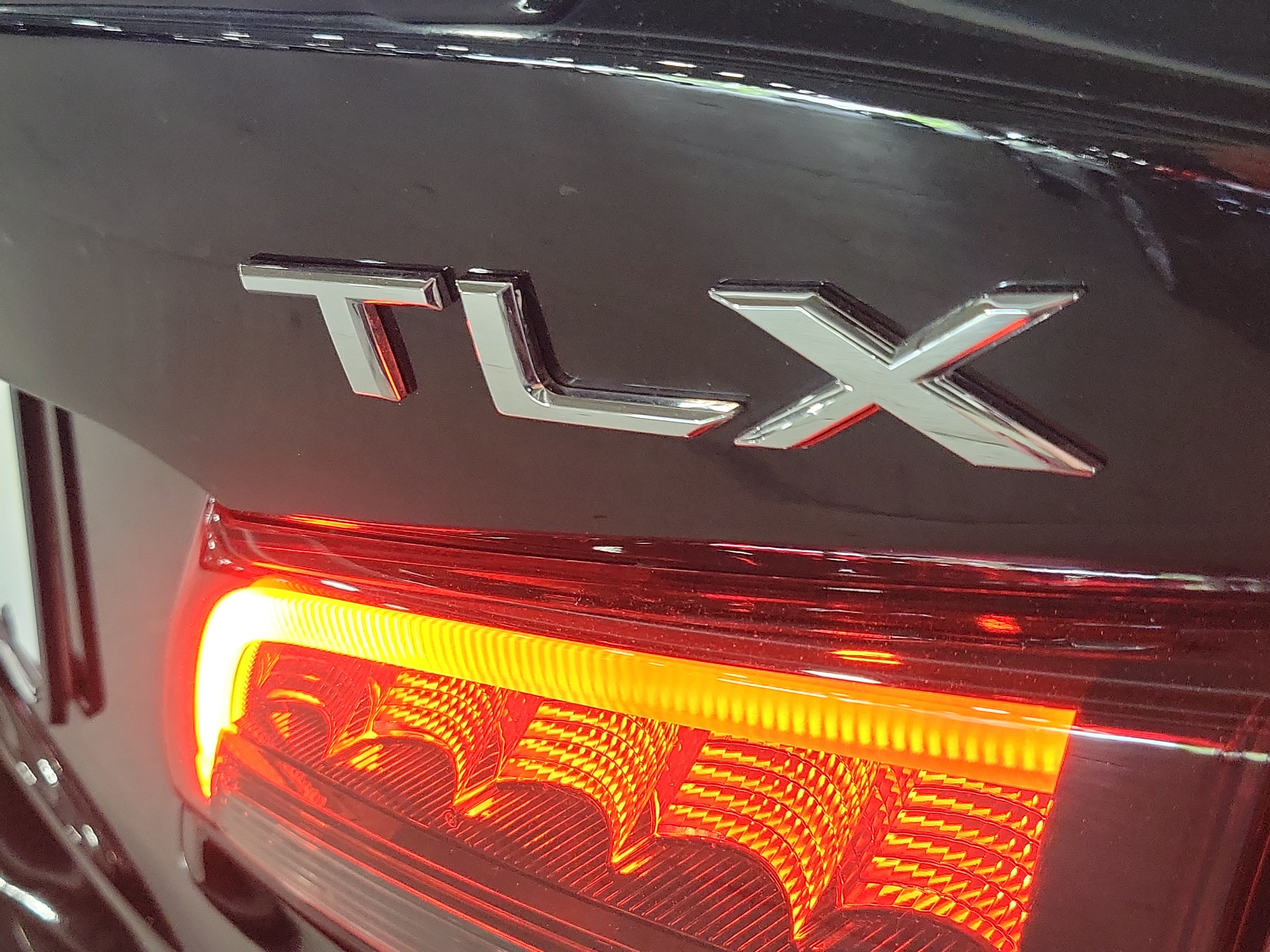 Used 2018 Acura TLX w/ Technology & A-SPEC Package FWD image 7