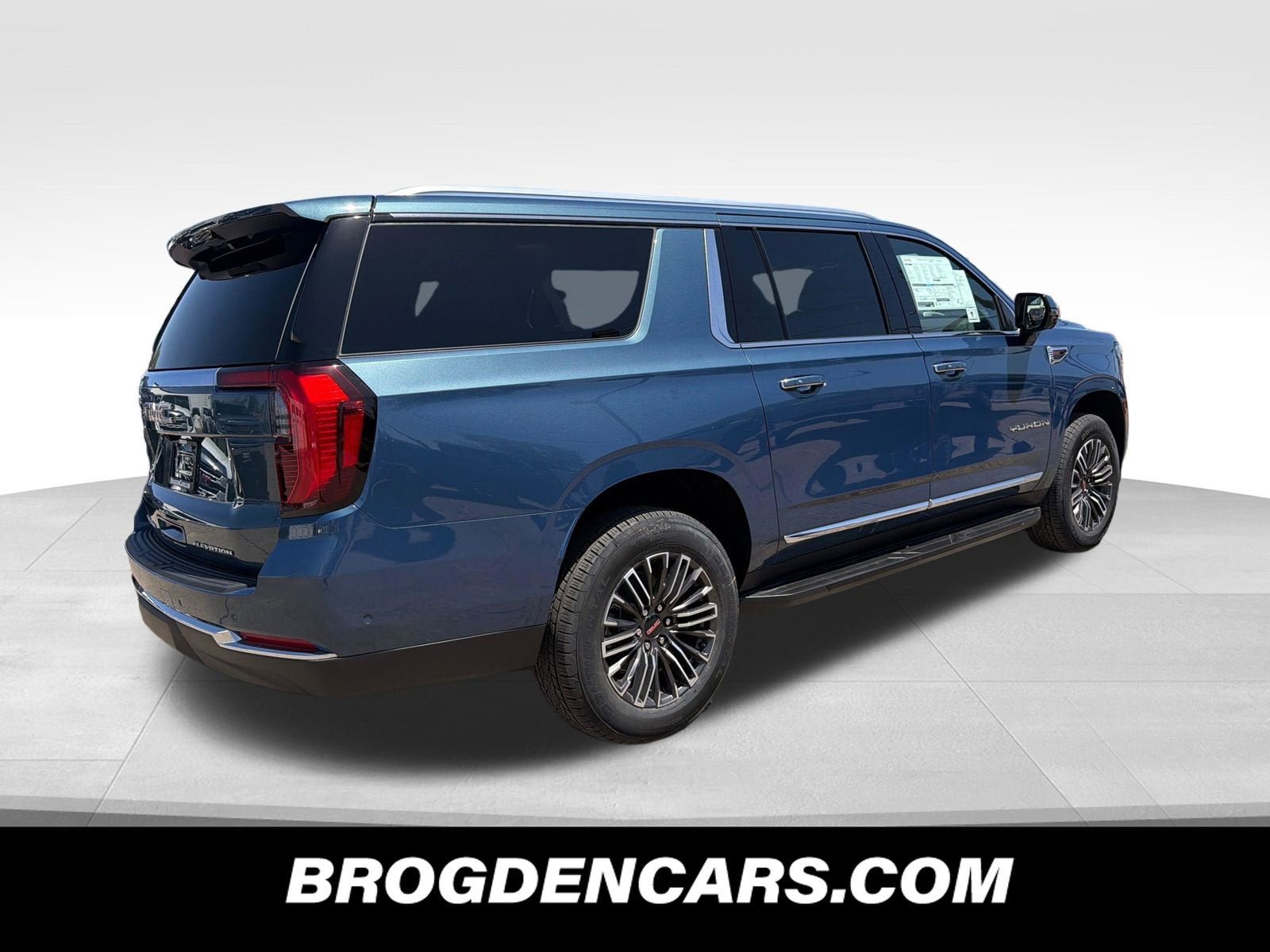New 2026 GMC Yukon XL Elevation AWD/4WD image 3