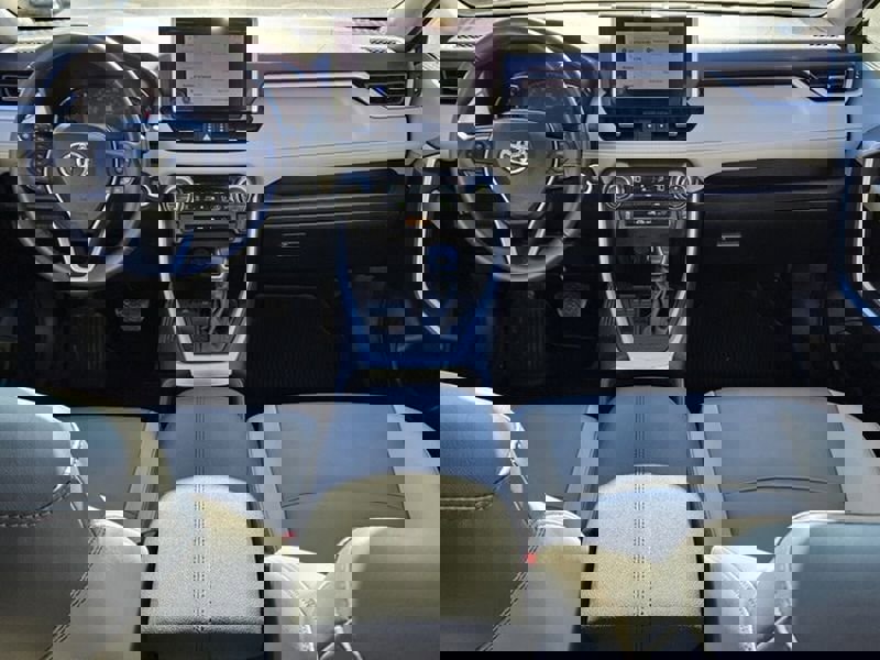 Used 2023 Toyota RAV4 XLE Premium image 10