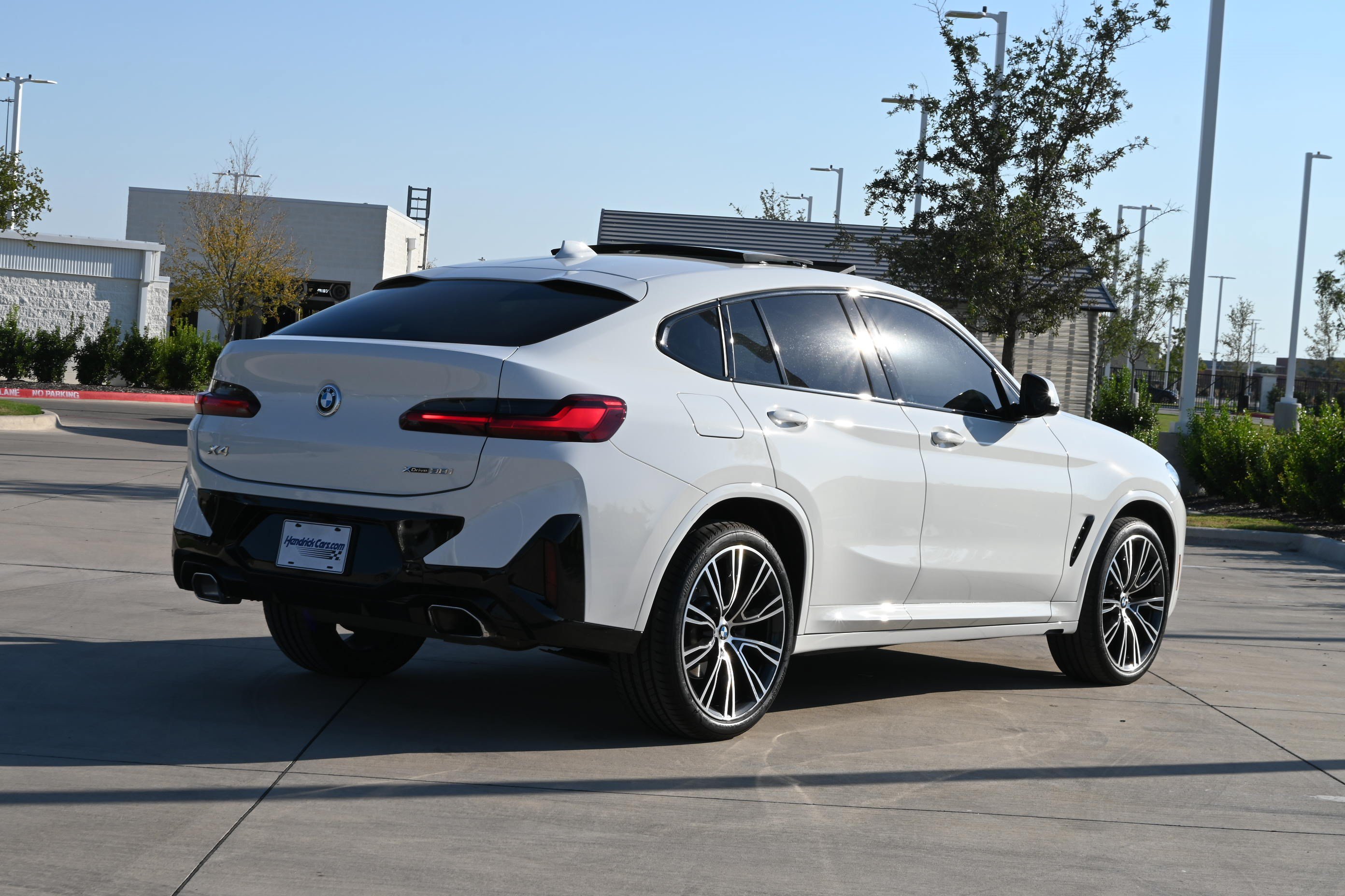 Certified 2025 BMW X4 xDrive30i w/ Premium Package AWD/4WD image 9