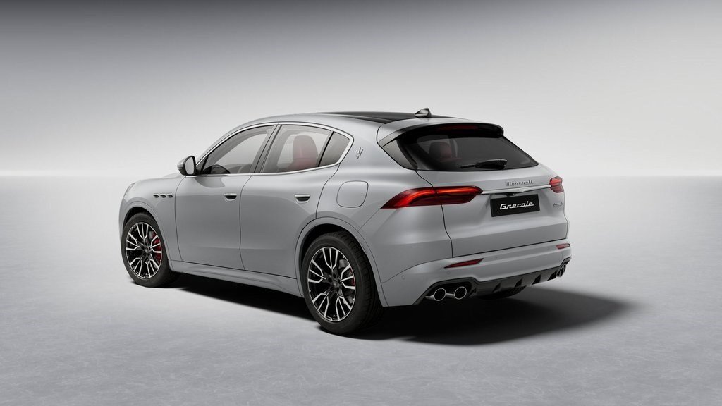 New 2025 Maserati Grecale GT image 3